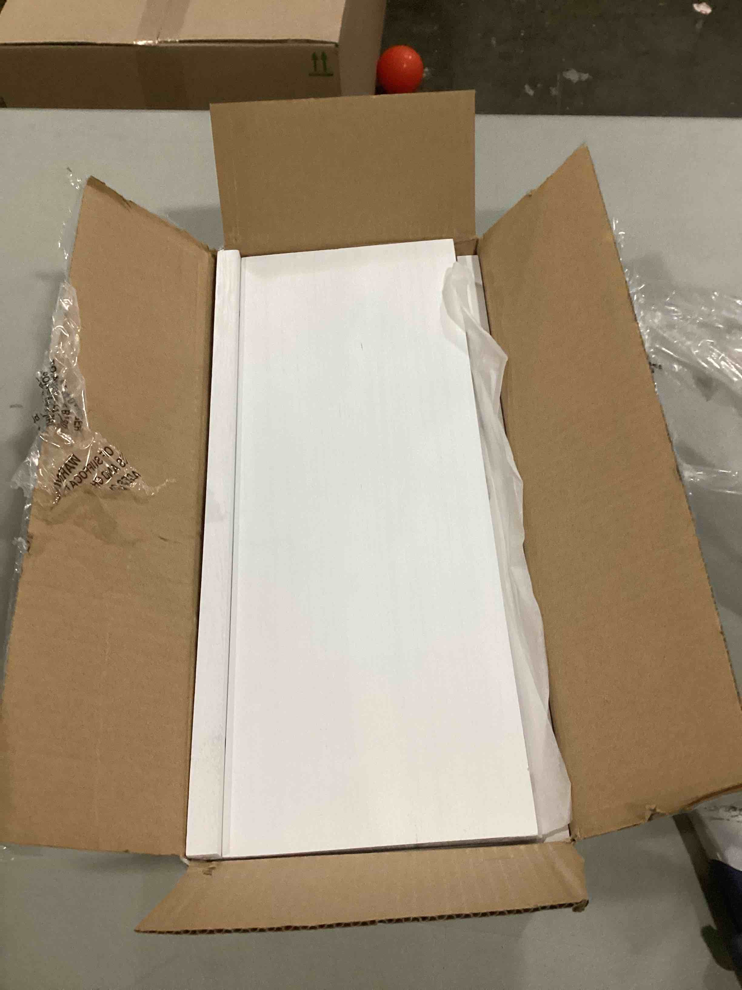 https://s3.amazonaws.com/lotting-images-prod/bidfta/RED5760418_1713465956922.jpeg