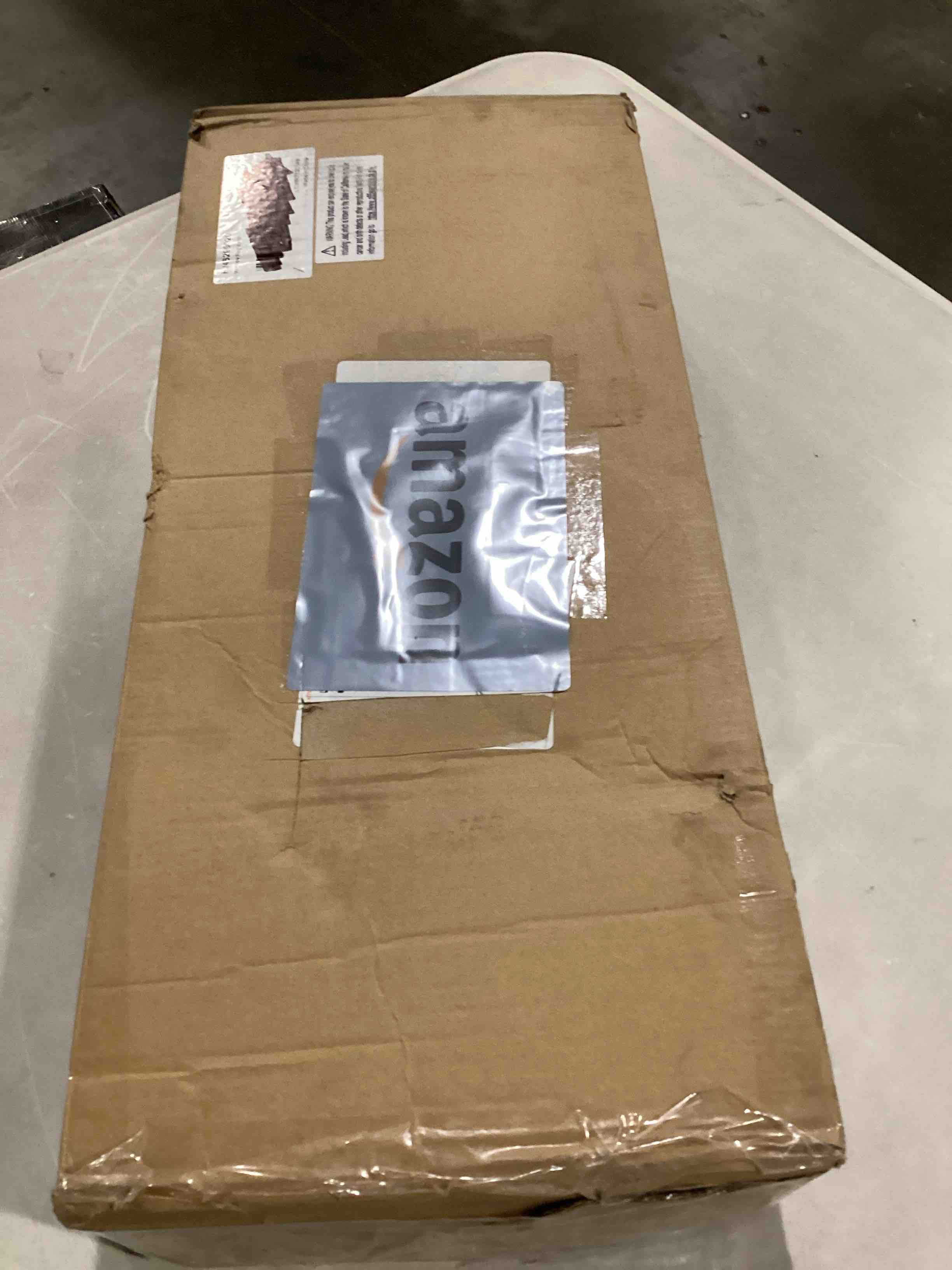 https://s3.amazonaws.com/lotting-images-prod/bidfta/RED5760498_1710509690223.jpeg