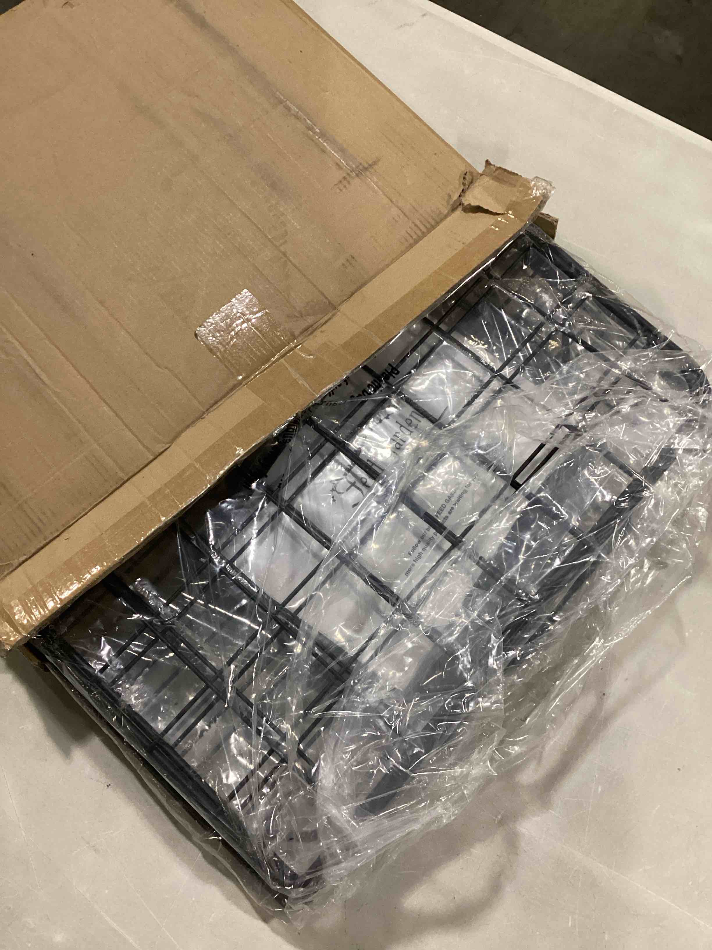 https://s3.amazonaws.com/lotting-images-prod/bidfta/RED5760500_1710509944376.jpeg