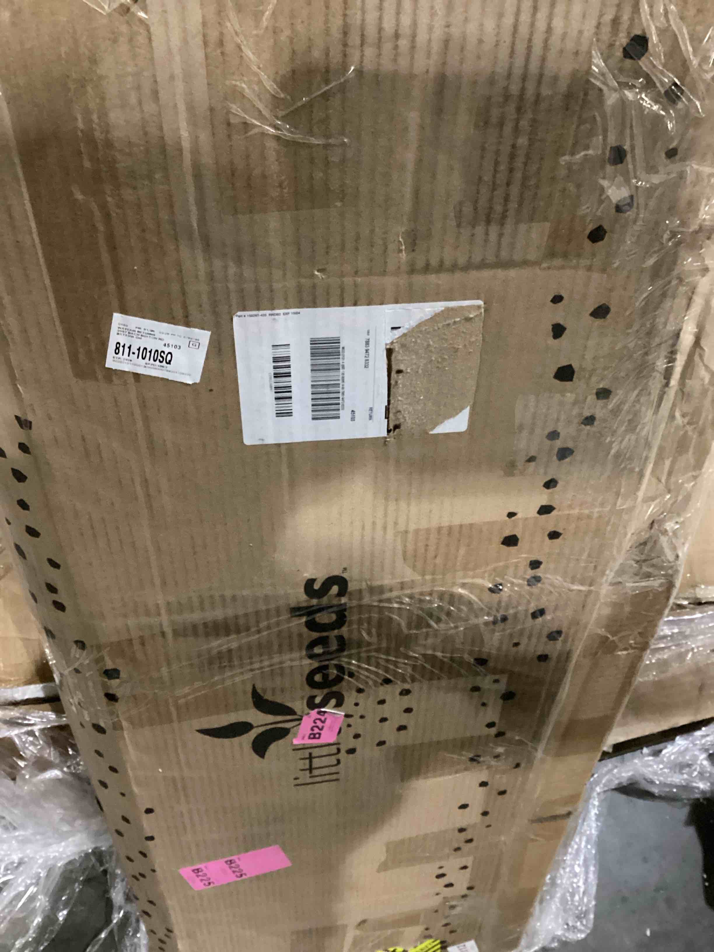 https://s3.amazonaws.com/lotting-images-prod/bidfta/RED5760753_1711045205164.jpeg