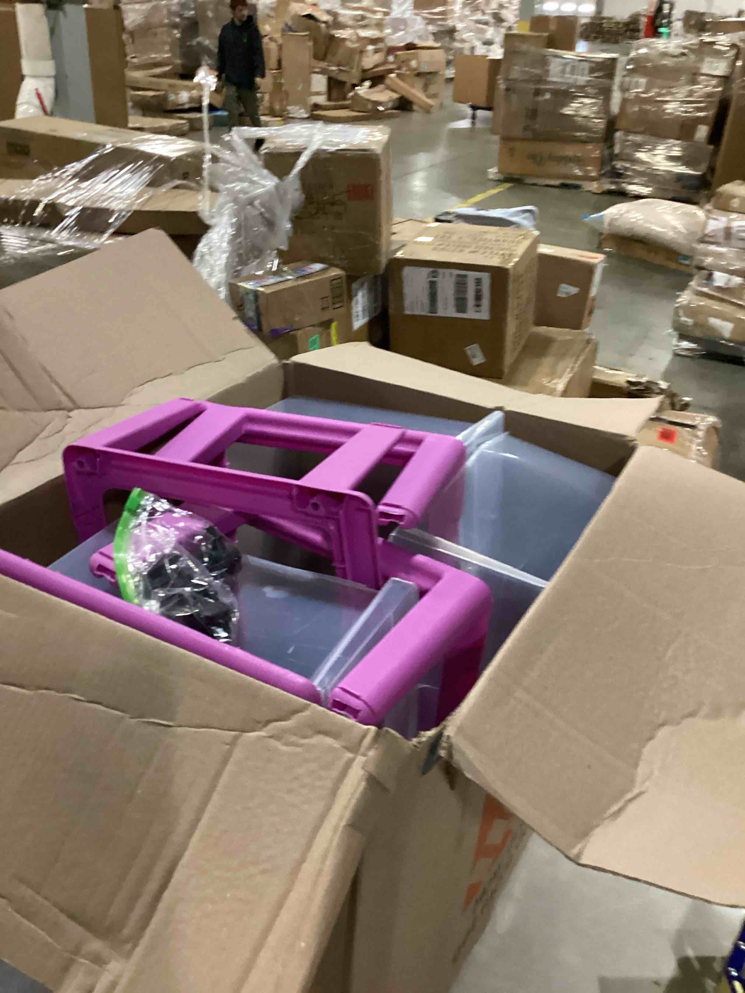 https://s3.amazonaws.com/lotting-images-prod/bidfta/RED5761064_1712155548136.jpeg