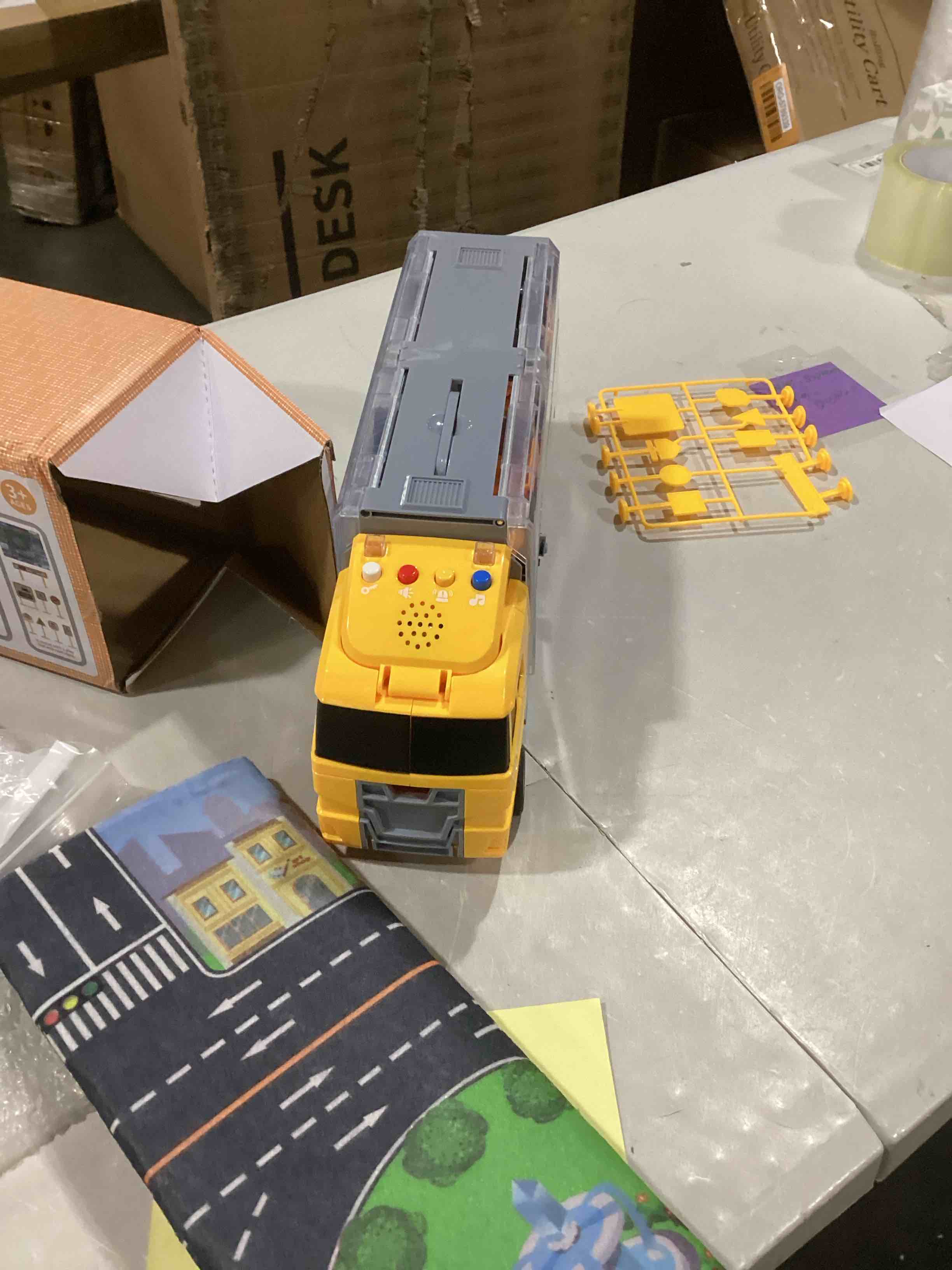 https://s3.amazonaws.com/lotting-images-prod/bidfta/RED5761629_1713800636767.jpeg