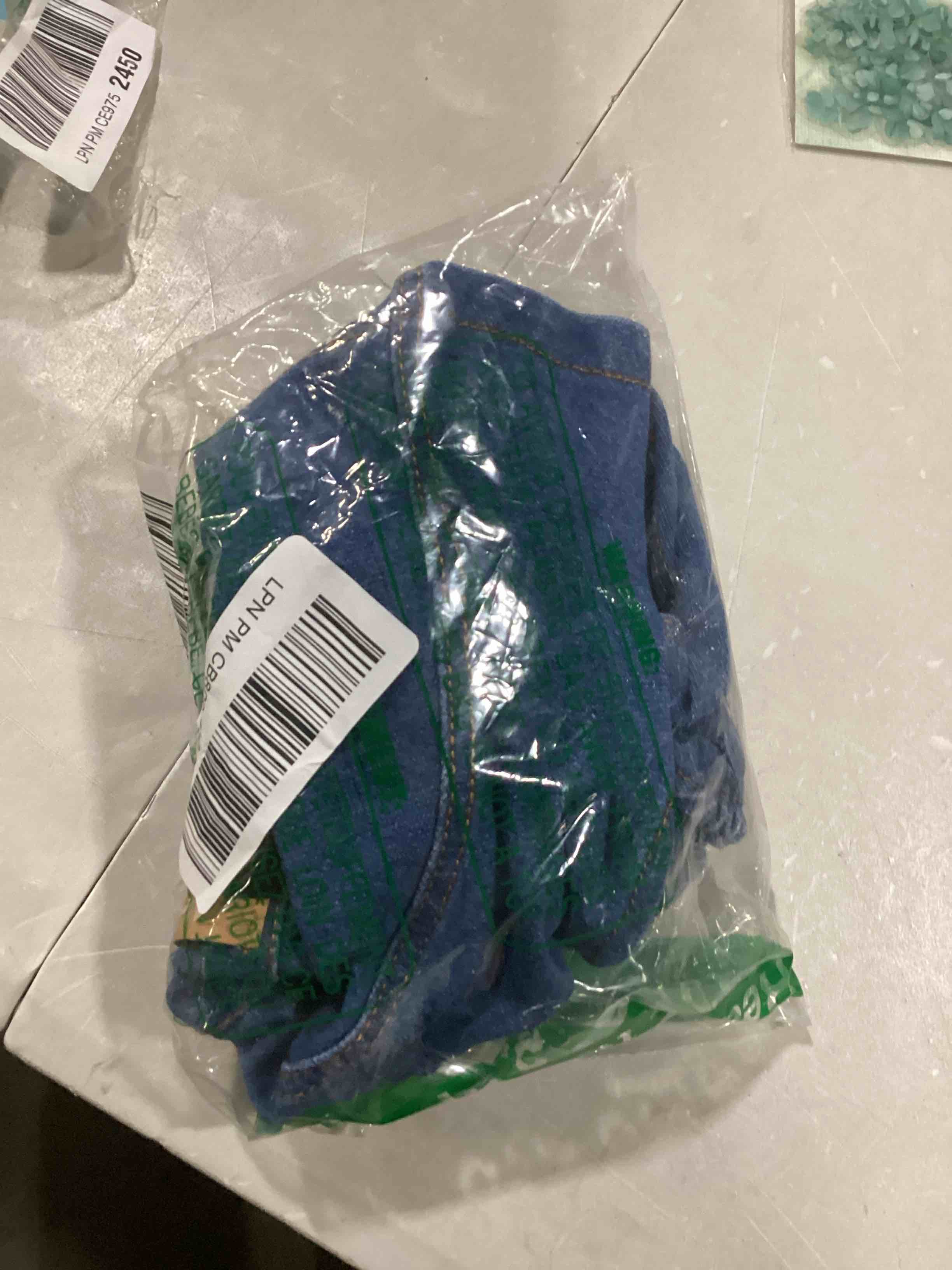 https://s3.amazonaws.com/lotting-images-prod/bidfta/RED5761737_1714071826471.jpeg
