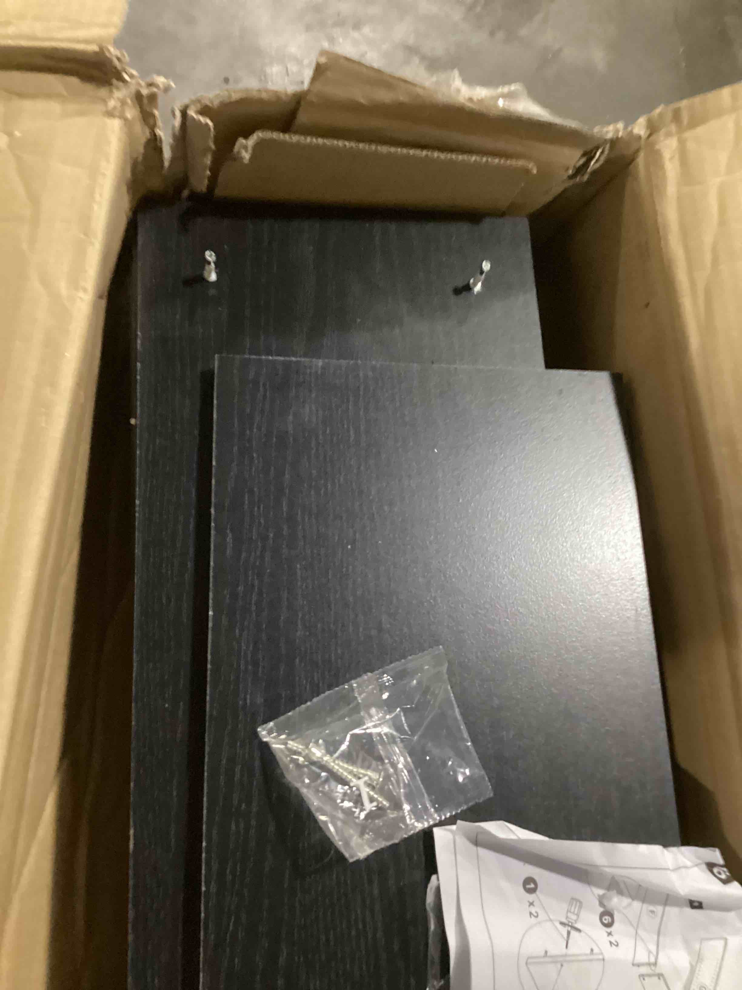 https://s3.amazonaws.com/lotting-images-prod/bidfta/RED5761791_1714677054217.jpeg