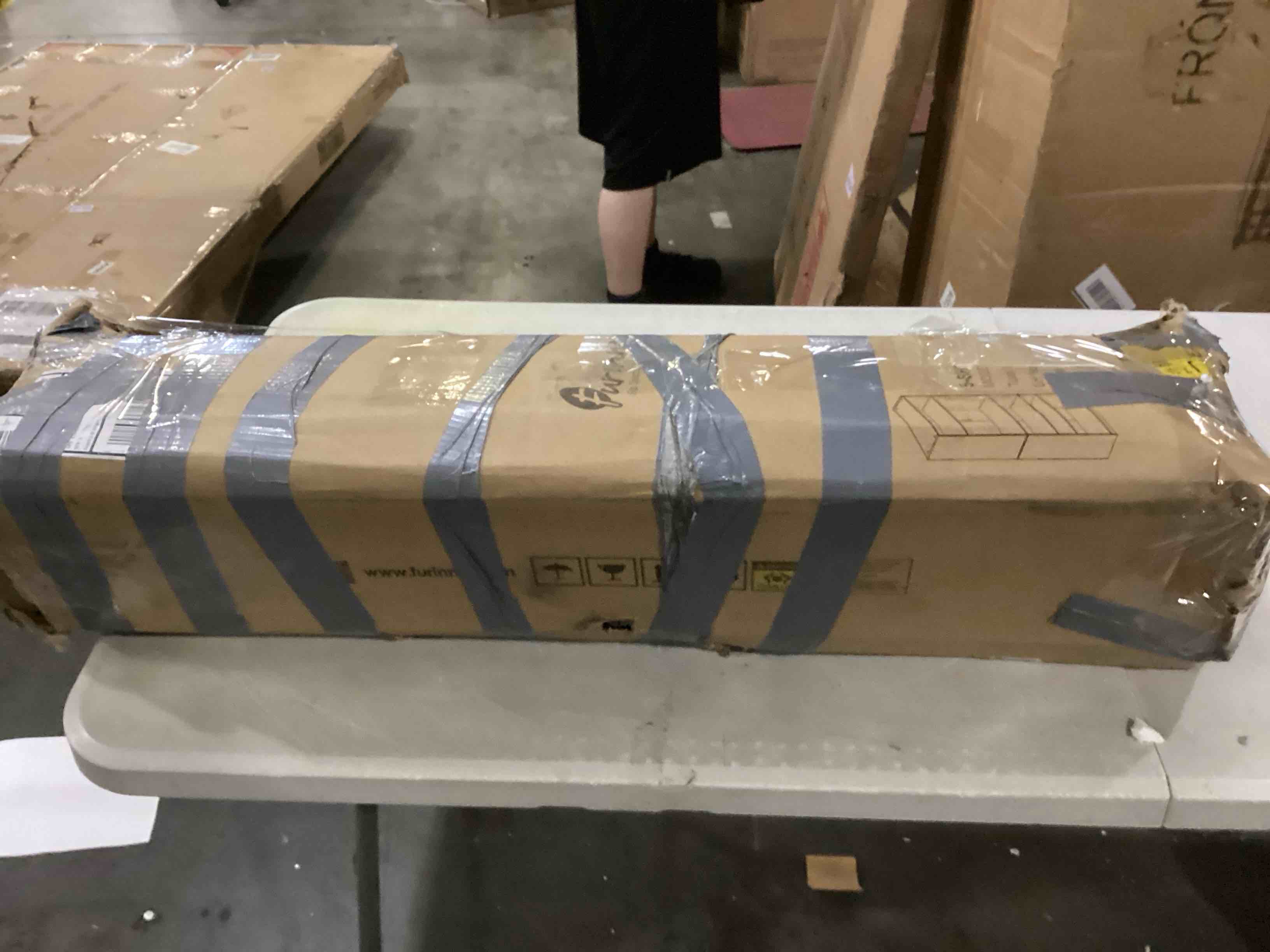 https://s3.amazonaws.com/lotting-images-prod/bidfta/RED5761791_1714677117182.jpeg