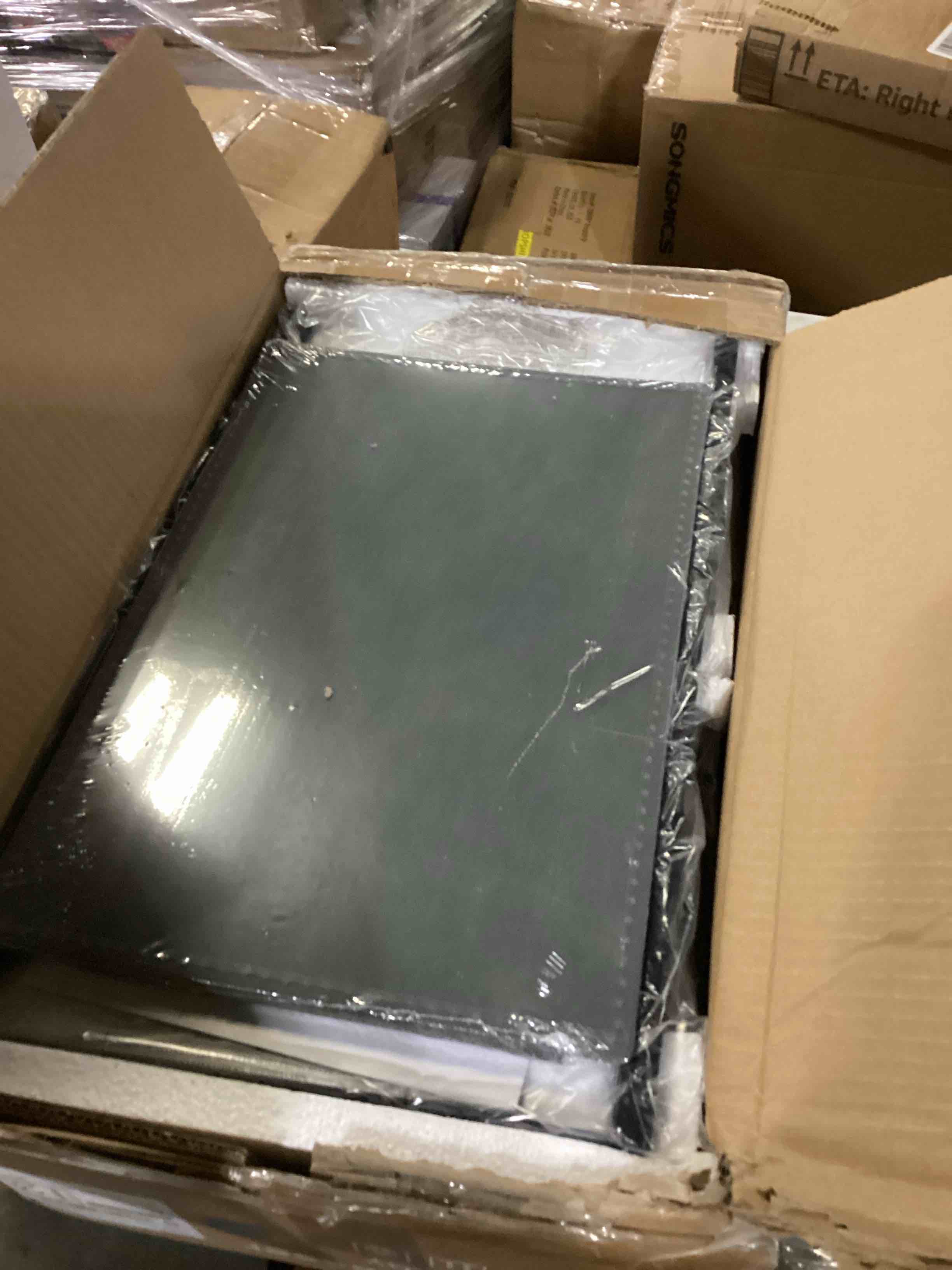 https://s3.amazonaws.com/lotting-images-prod/bidfta/RED5763418_1714043725313.jpeg