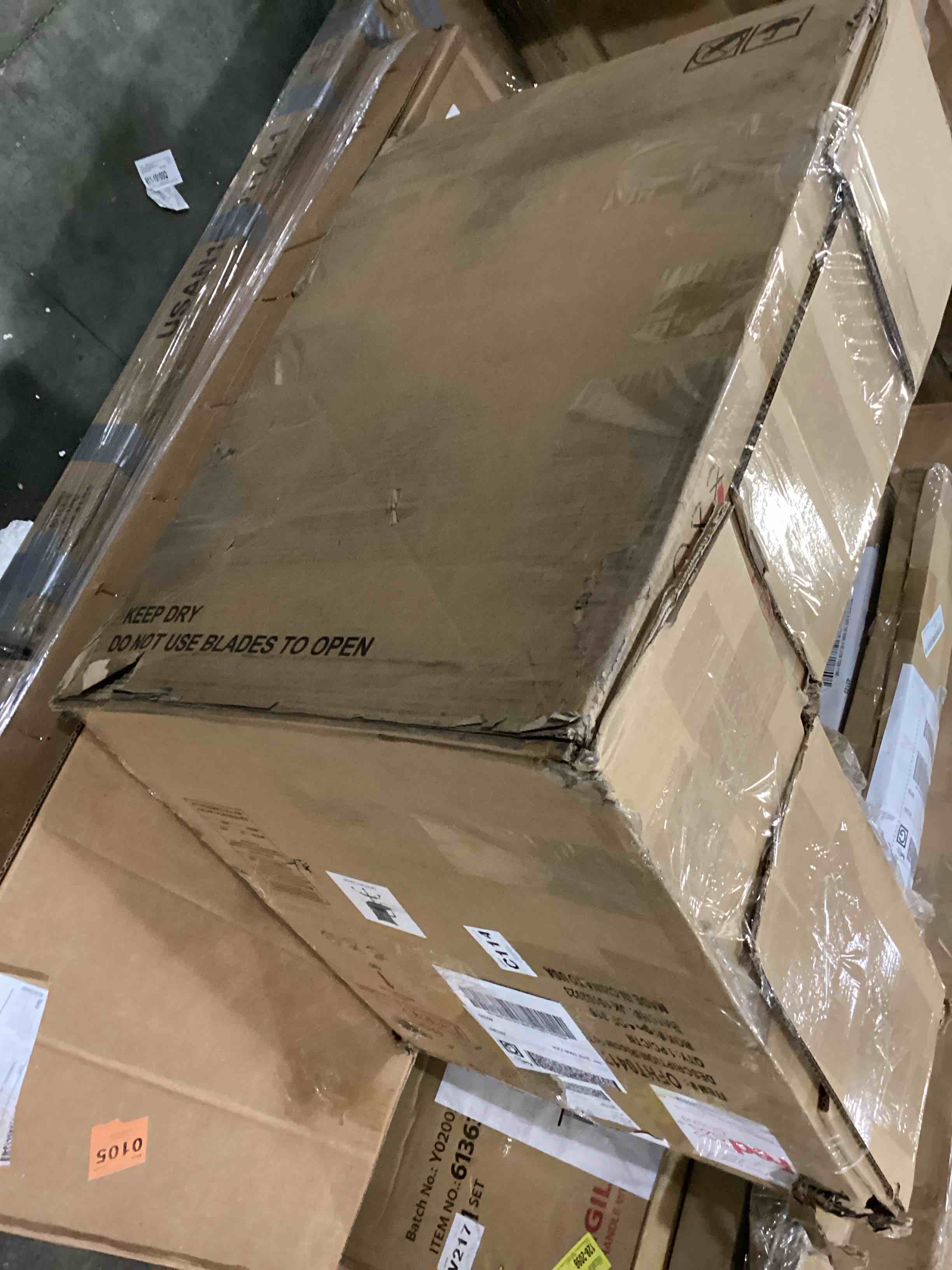 https://s3.amazonaws.com/lotting-images-prod/bidfta/RED5766465_1713016777067.jpeg