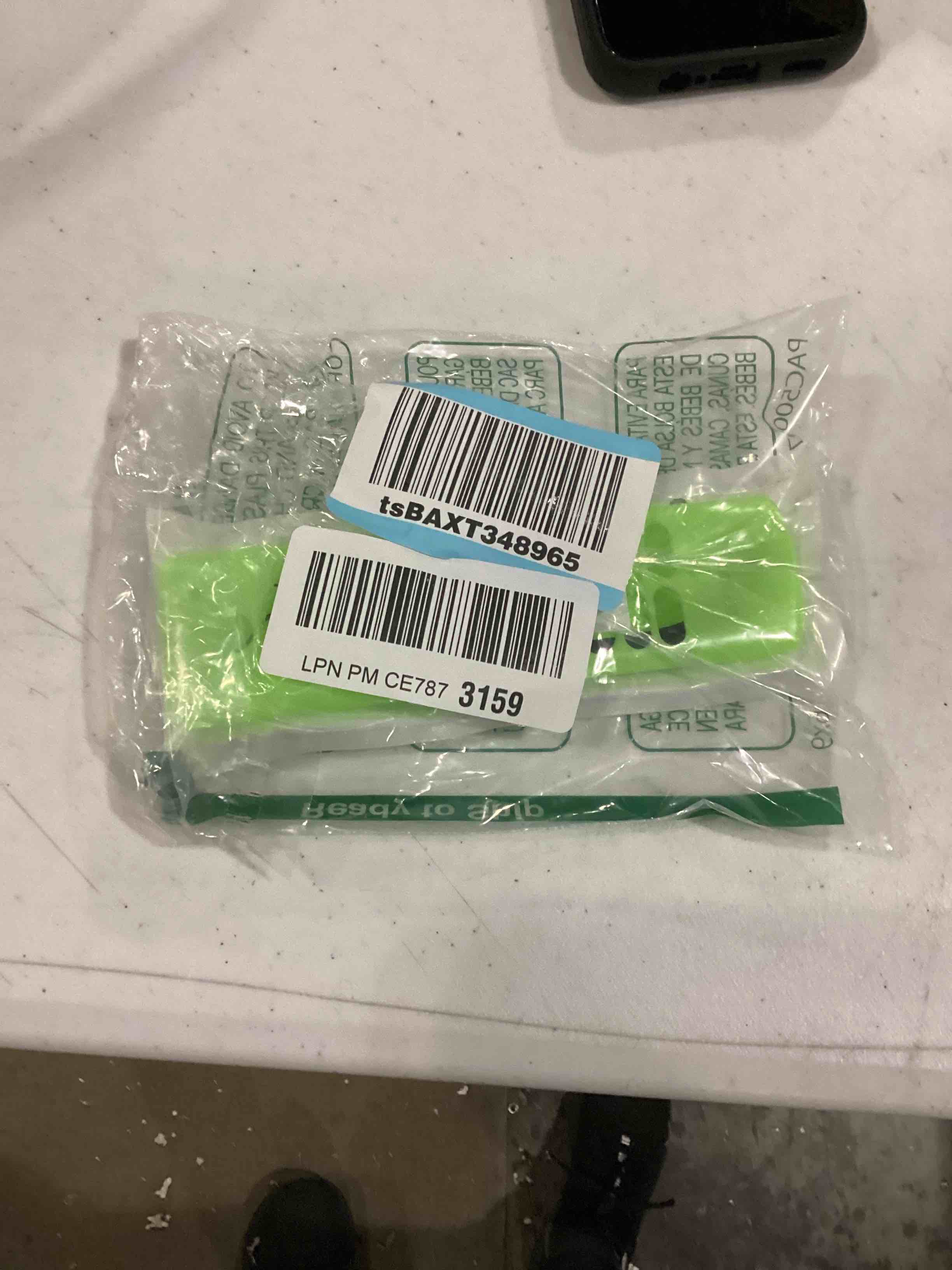 https://s3.amazonaws.com/lotting-images-prod/bidfta/RED5766509_1713443776145.jpeg