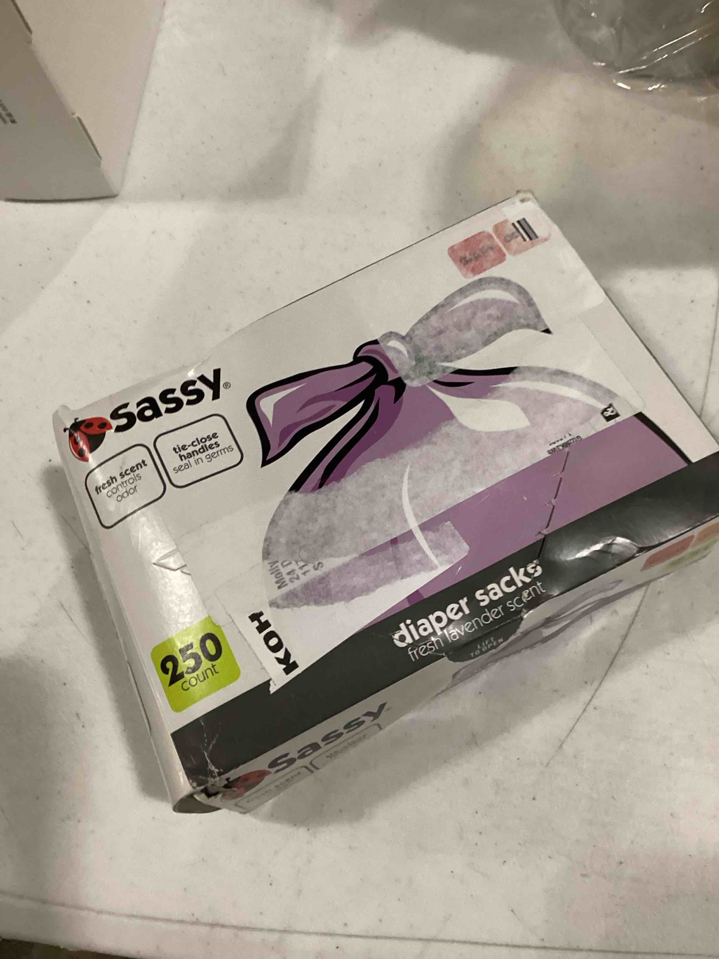 https://s3.amazonaws.com/lotting-images-prod/bidfta/RED5766669_1713541373027.jpeg