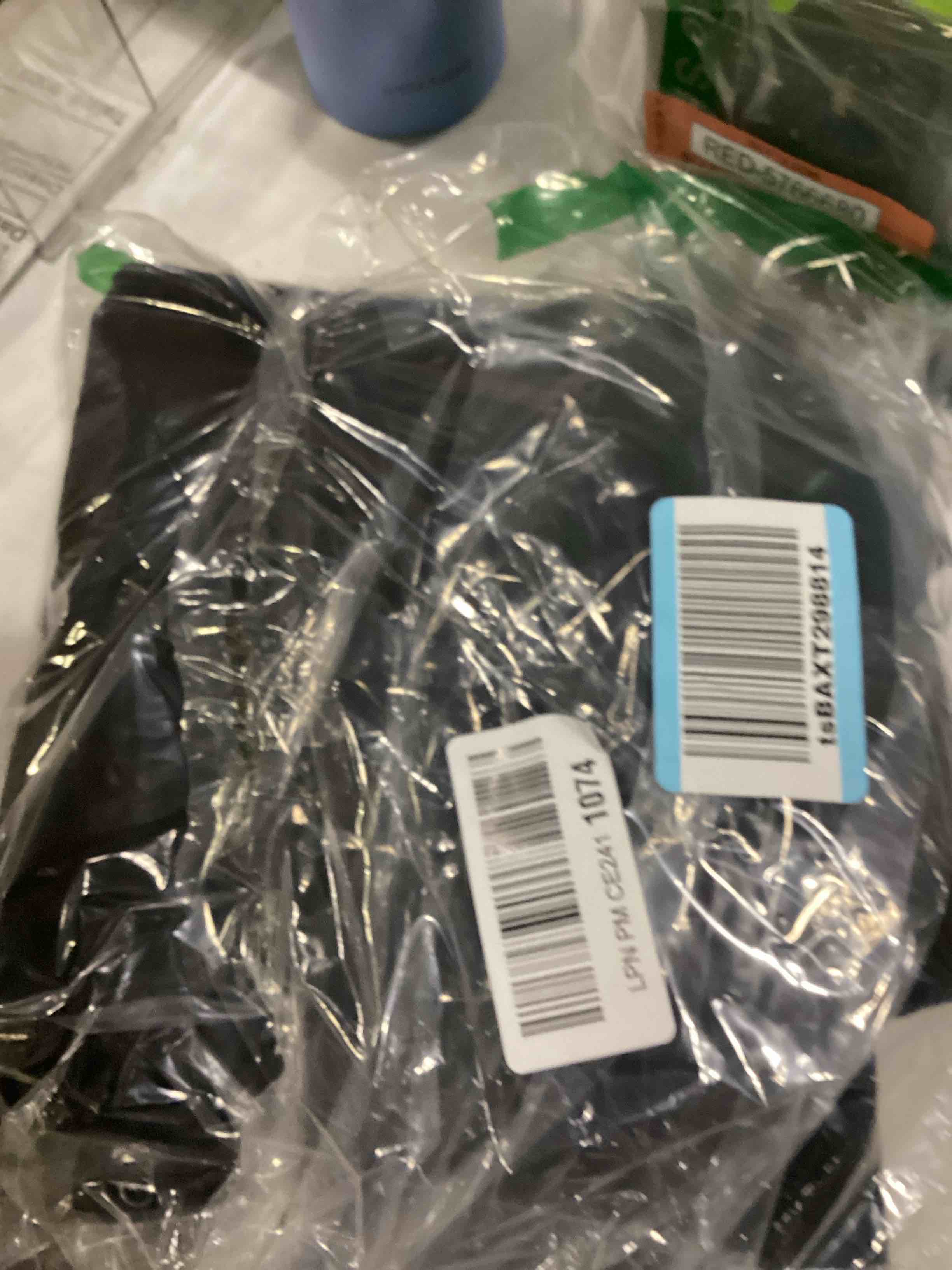 https://s3.amazonaws.com/lotting-images-prod/bidfta/RED5766682_1713546360849.jpeg