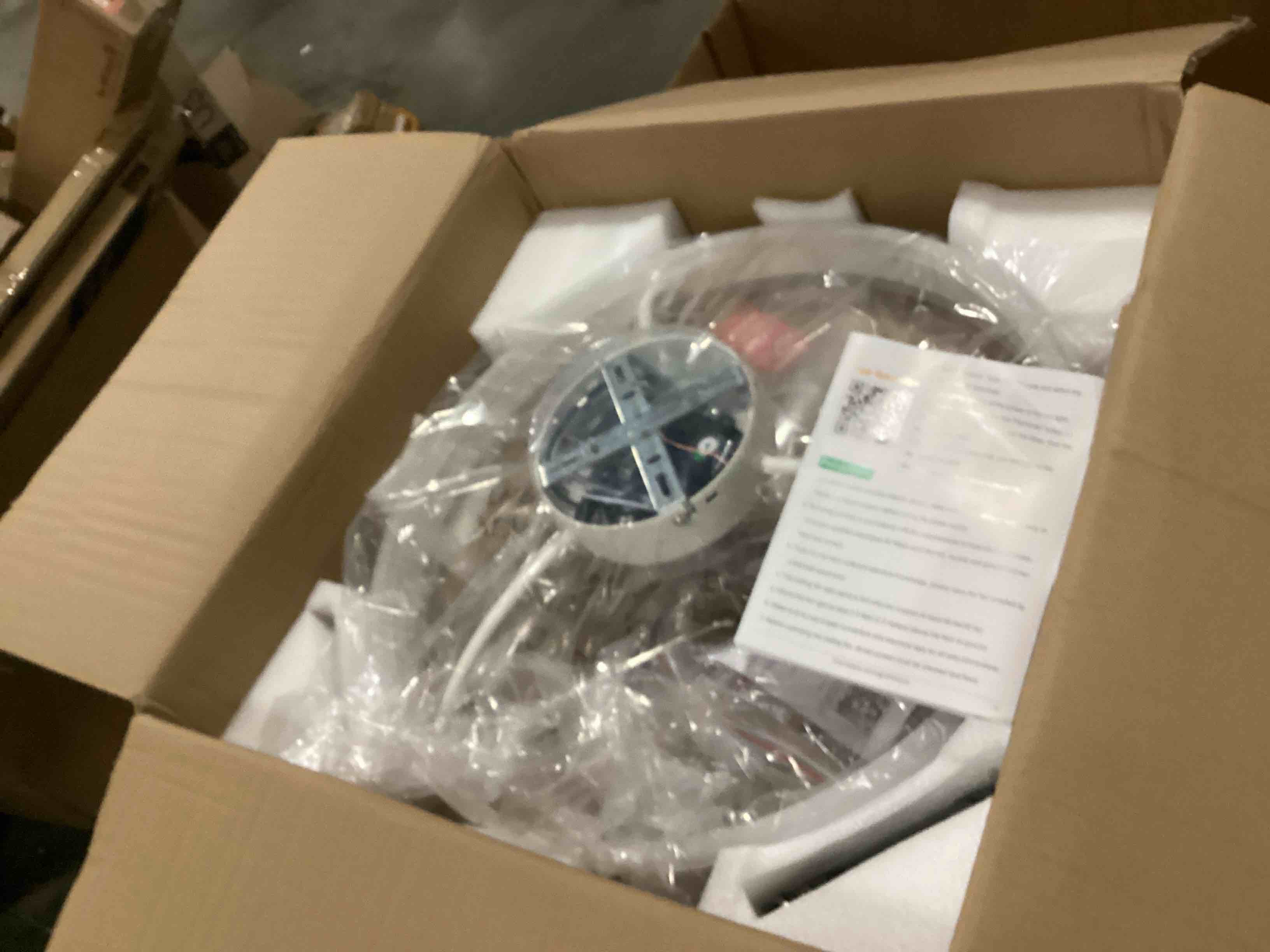 https://s3.amazonaws.com/lotting-images-prod/bidfta/RED5767565_1715260367316.jpeg