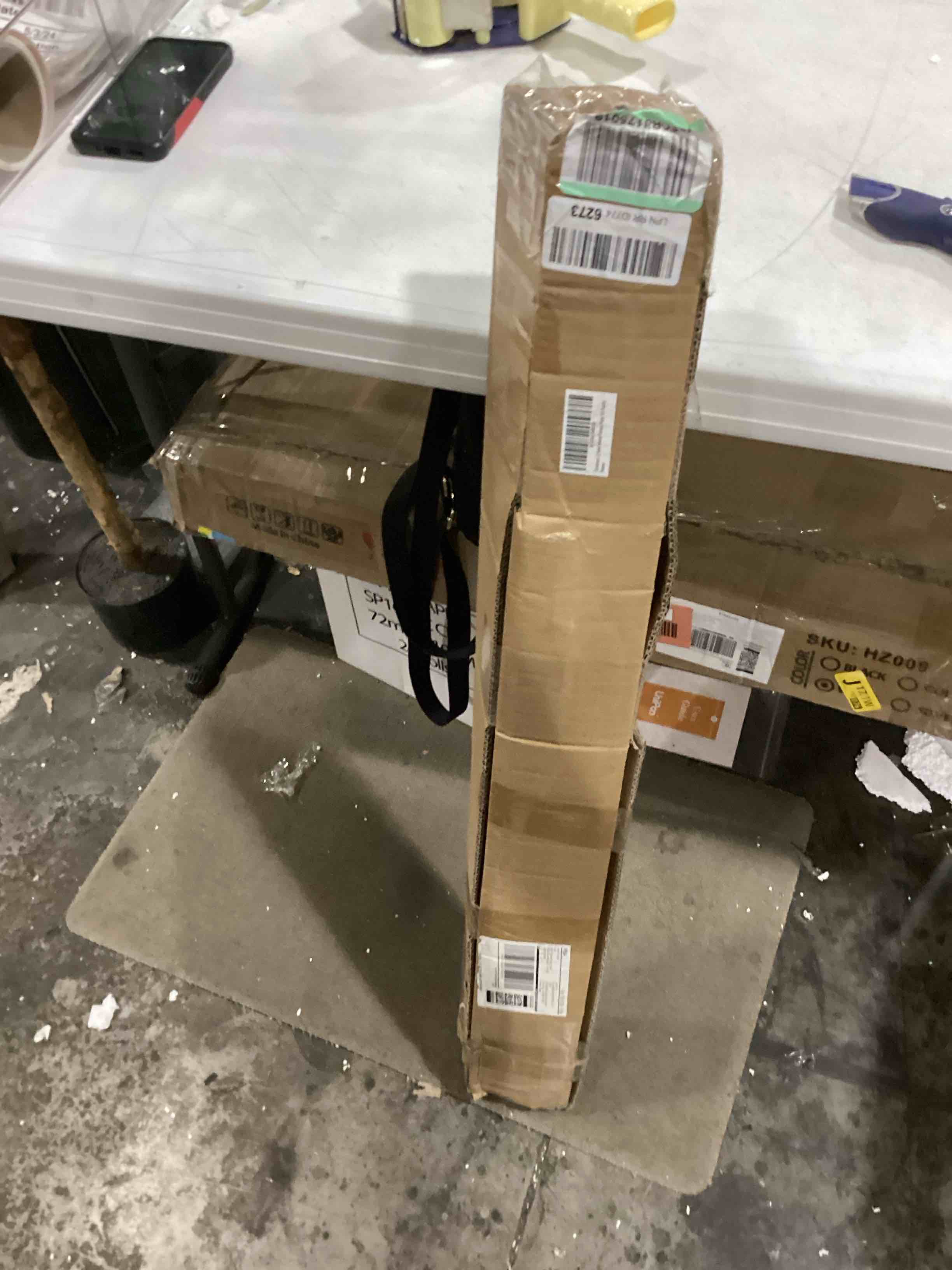 https://s3.amazonaws.com/lotting-images-prod/bidfta/RED5767737_1715972256895.jpeg