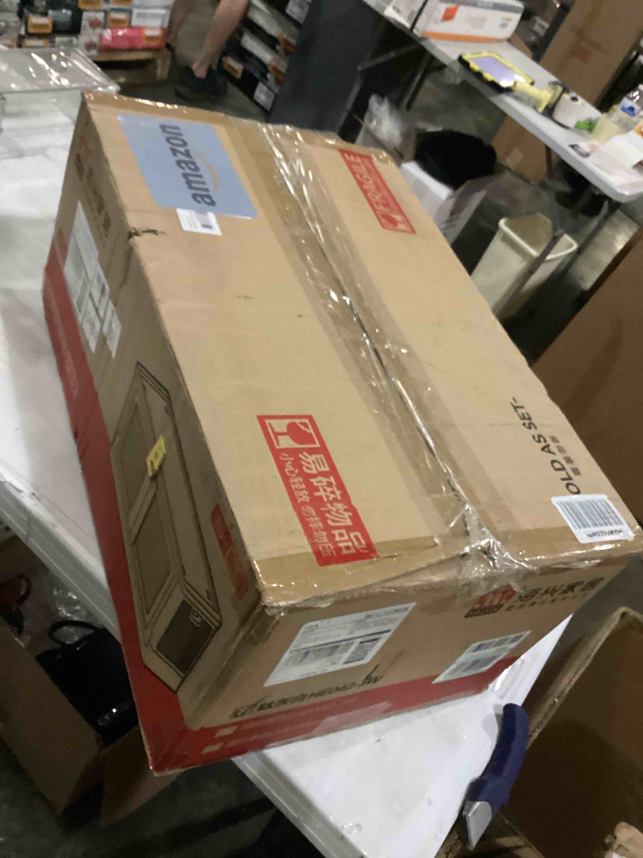 https://s3.amazonaws.com/lotting-images-prod/bidfta/RED5767748_1716031999342.jpeg