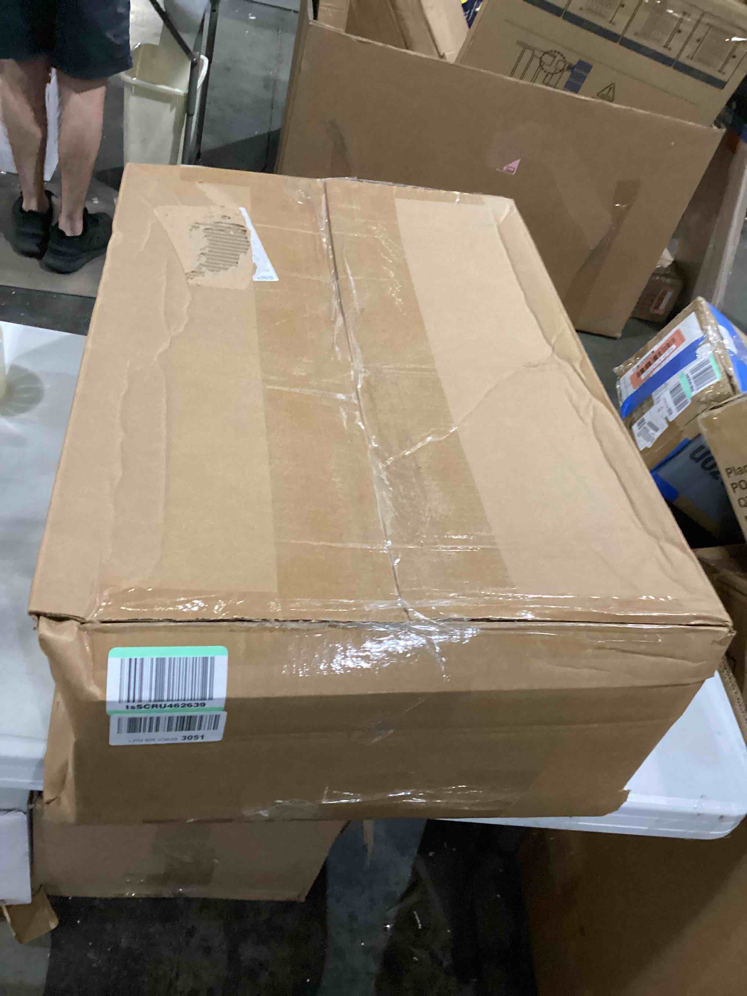 https://s3.amazonaws.com/lotting-images-prod/bidfta/RED5767774_1716037889498.jpeg
