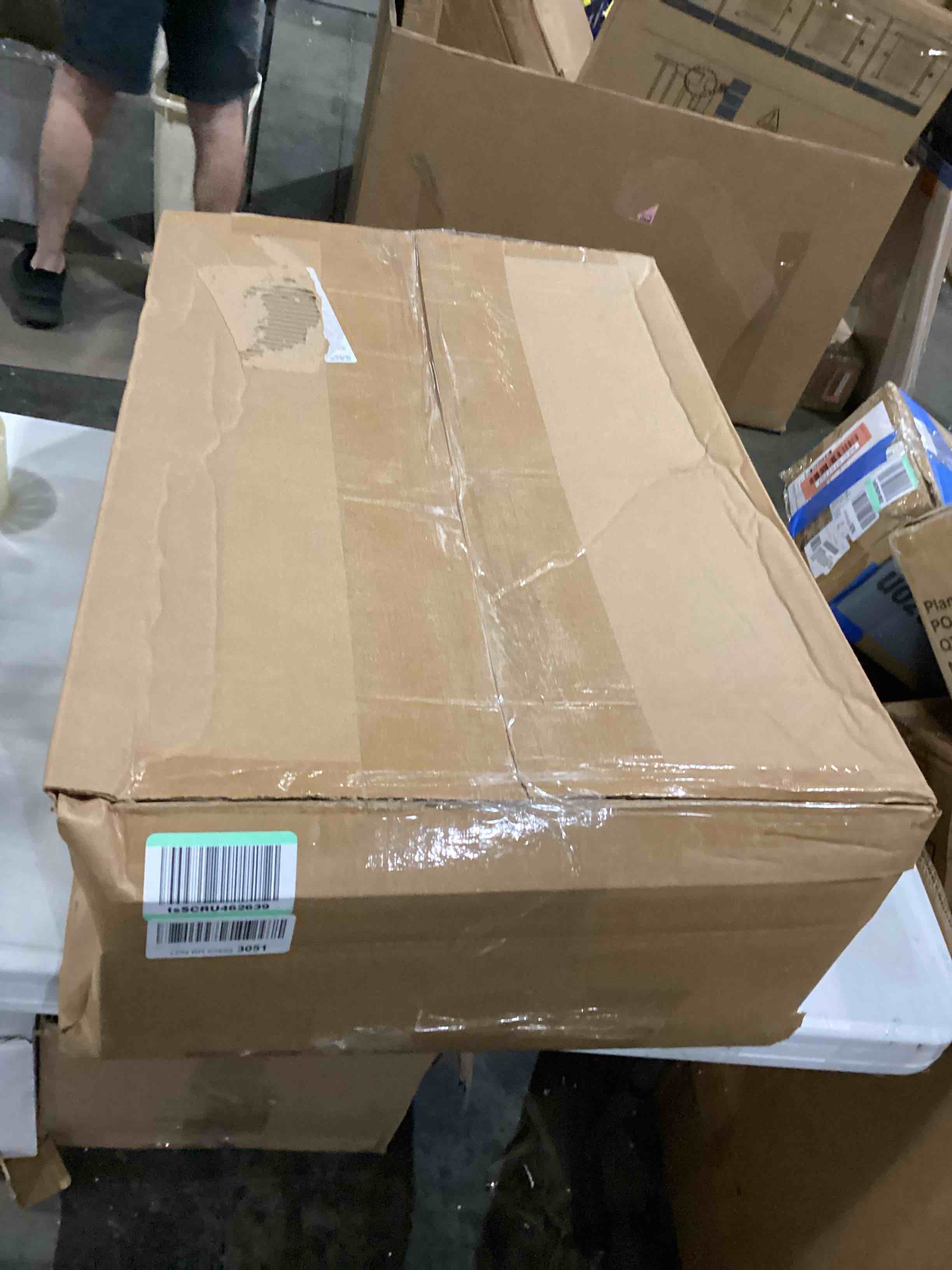 https://s3.amazonaws.com/lotting-images-prod/bidfta/RED5767774_1716037890354.jpeg