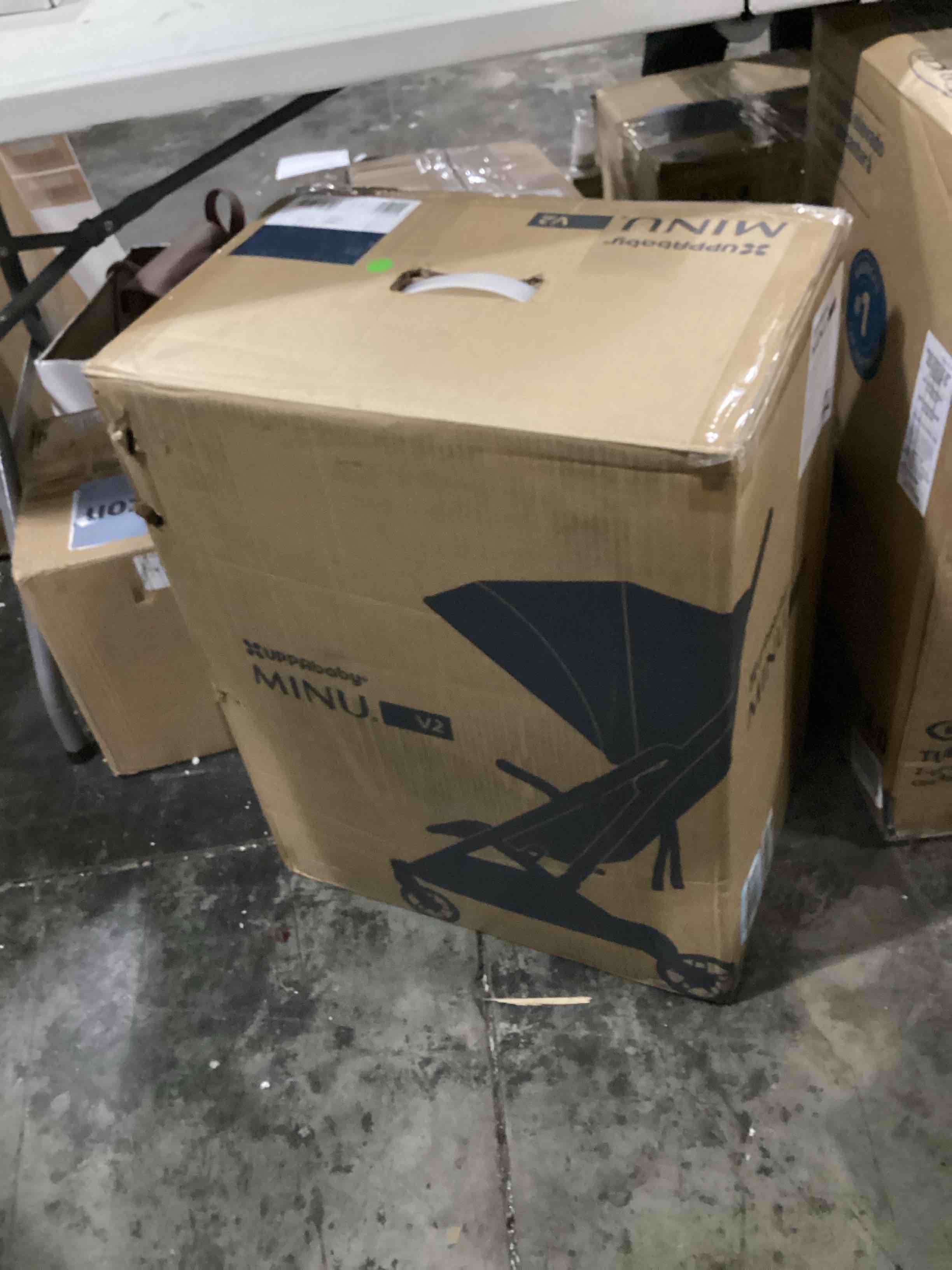 https://s3.amazonaws.com/lotting-images-prod/bidfta/RED5767904_1716555182818.jpeg