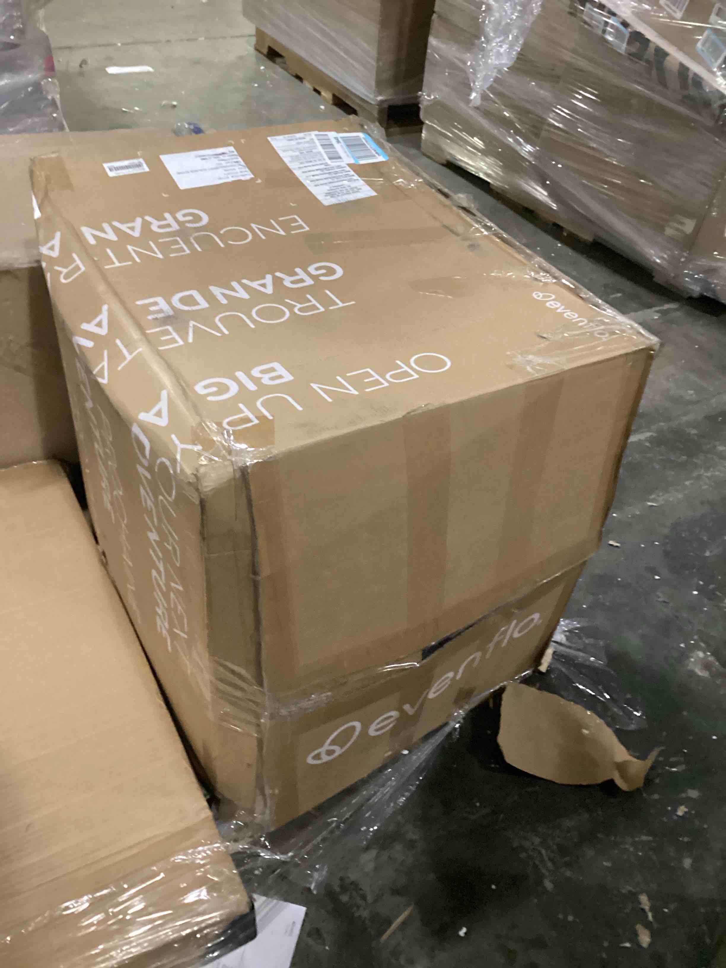 https://s3.amazonaws.com/lotting-images-prod/bidfta/RED5767925_1716562976307.jpeg
