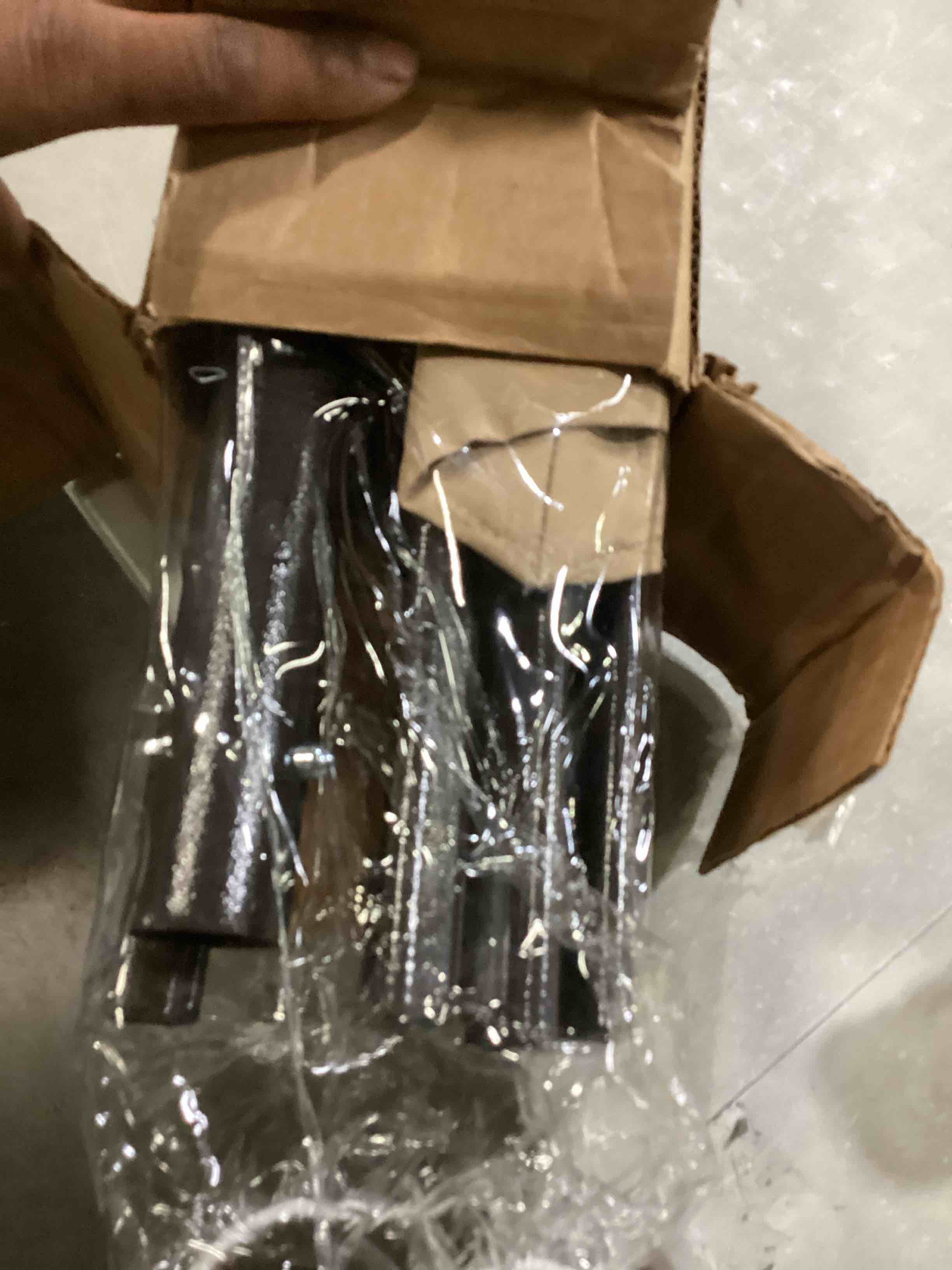 https://s3.amazonaws.com/lotting-images-prod/bidfta/RED5768885_1719841762806.jpeg