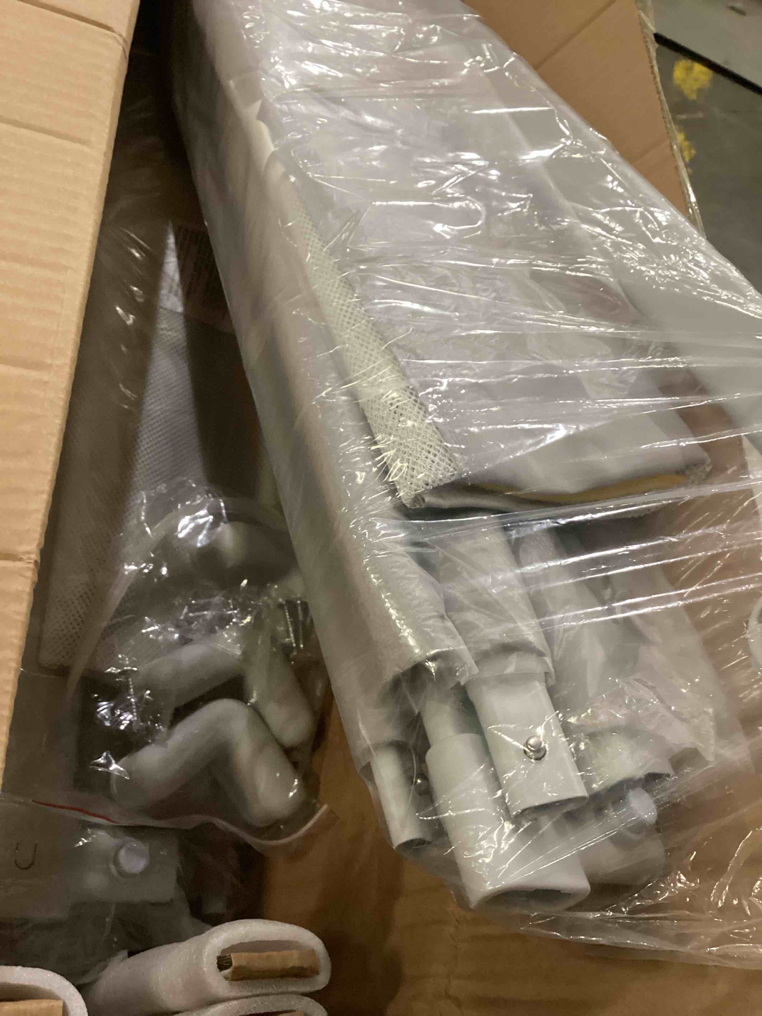 https://s3.amazonaws.com/lotting-images-prod/bidfta/RED5768914_1719846887682.jpeg