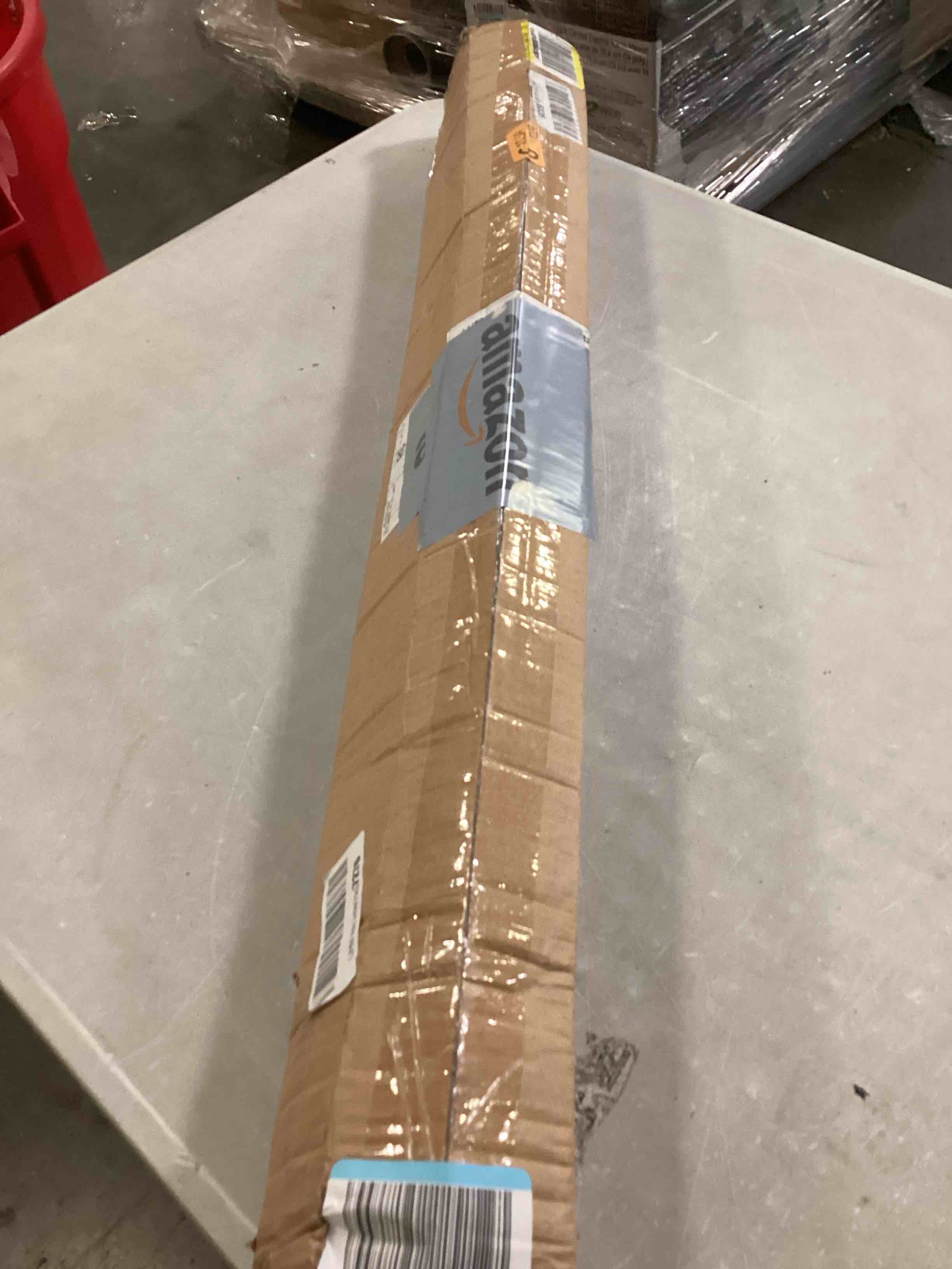 https://s3.amazonaws.com/lotting-images-prod/bidfta/RED5768938_1719852544051.jpeg