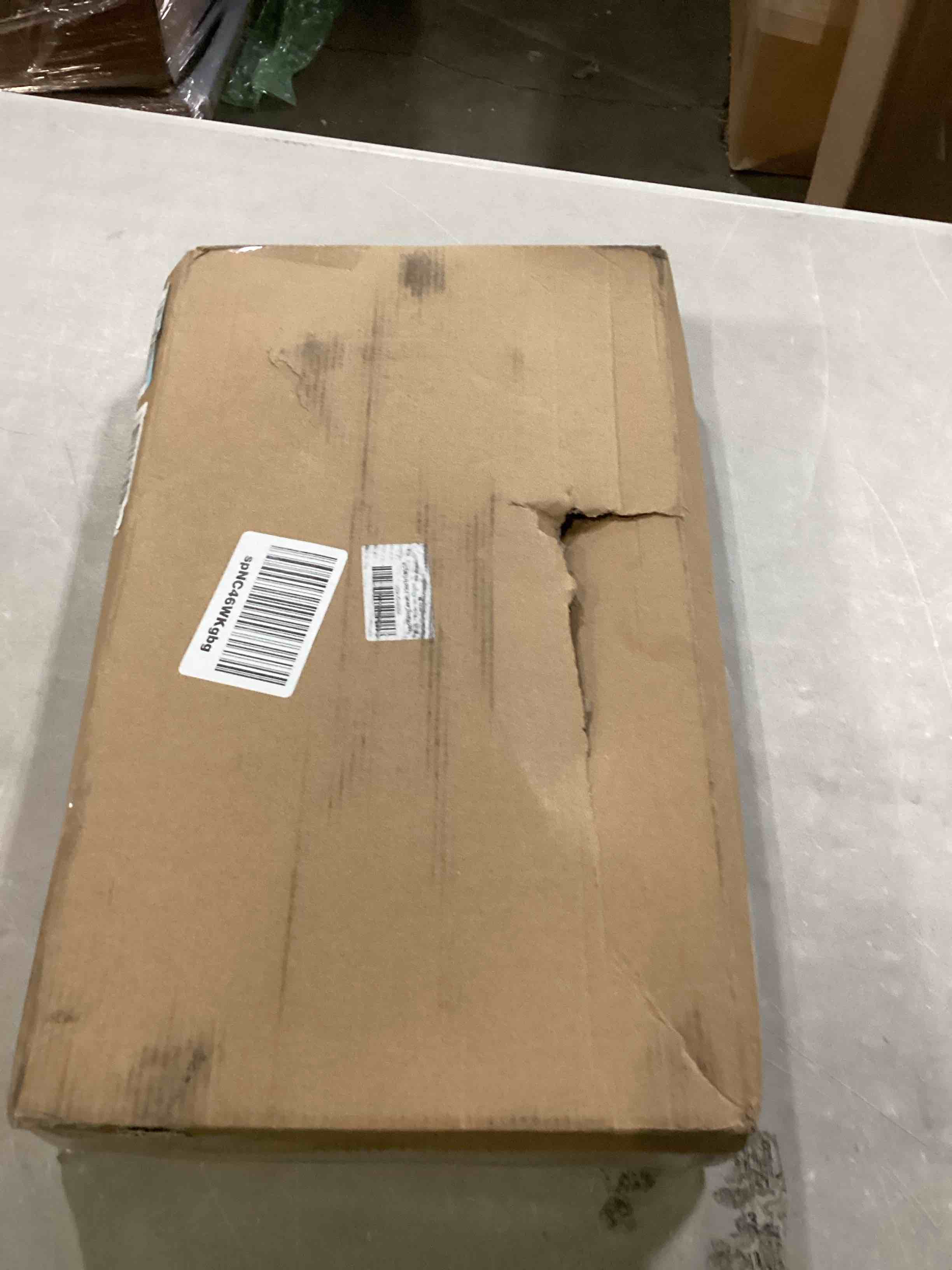 https://s3.amazonaws.com/lotting-images-prod/bidfta/RED5769221_1720032200351.jpeg