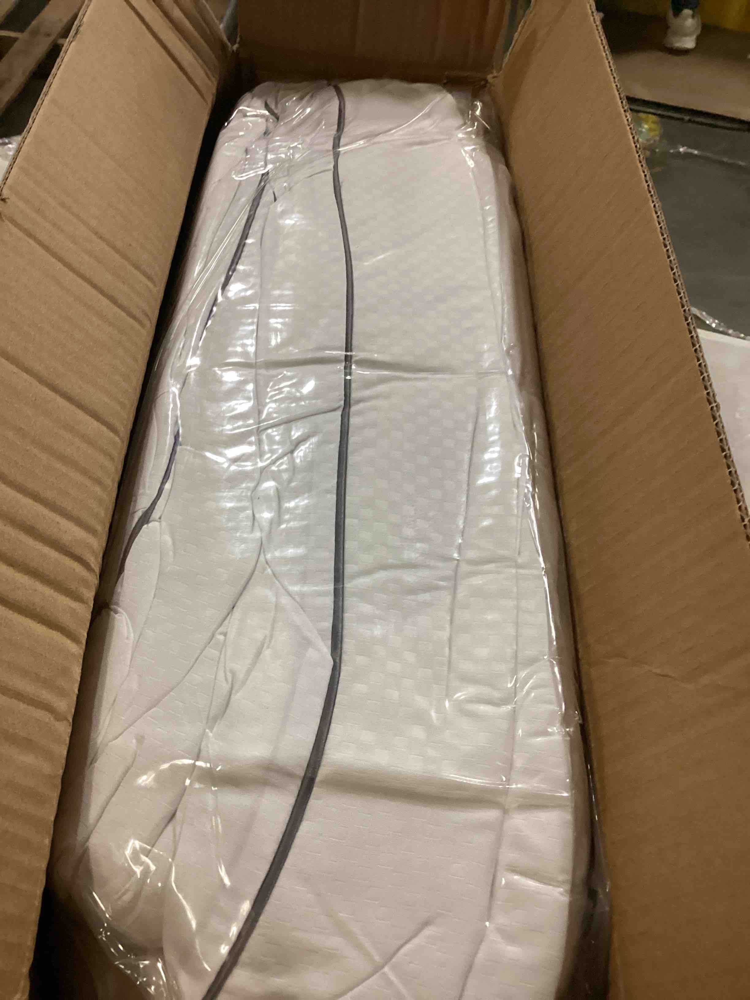 https://s3.amazonaws.com/lotting-images-prod/bidfta/RED5769252_1720180145117.jpeg
