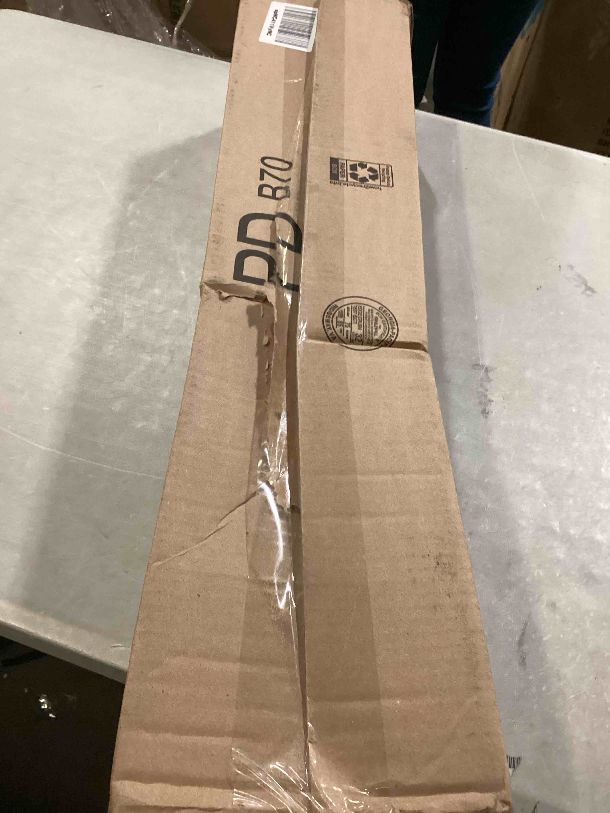 https://s3.amazonaws.com/lotting-images-prod/bidfta/RED5769372_1720524392034.jpeg