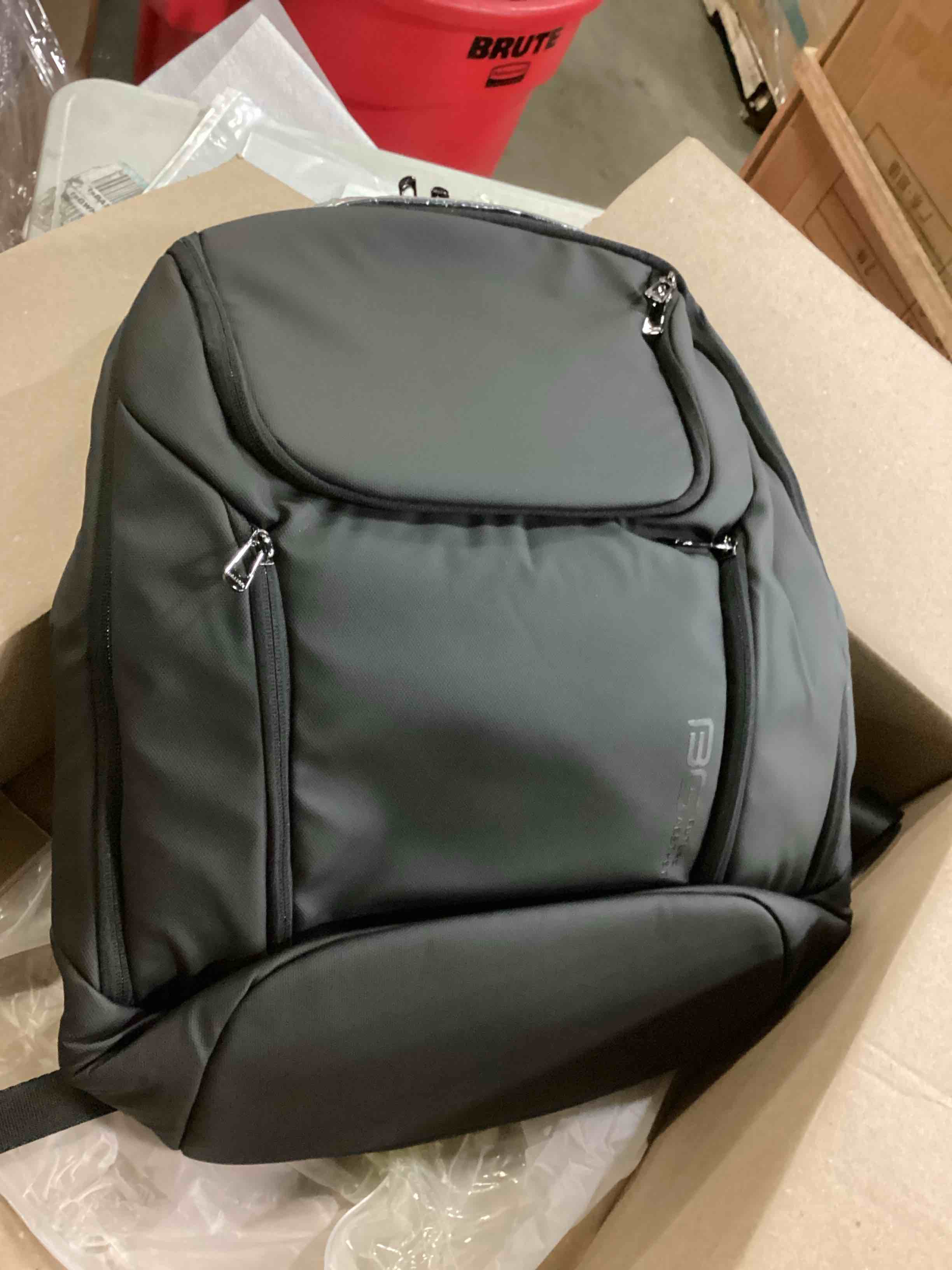 https://s3.amazonaws.com/lotting-images-prod/bidfta/RED5769382_1720526141354.jpeg
