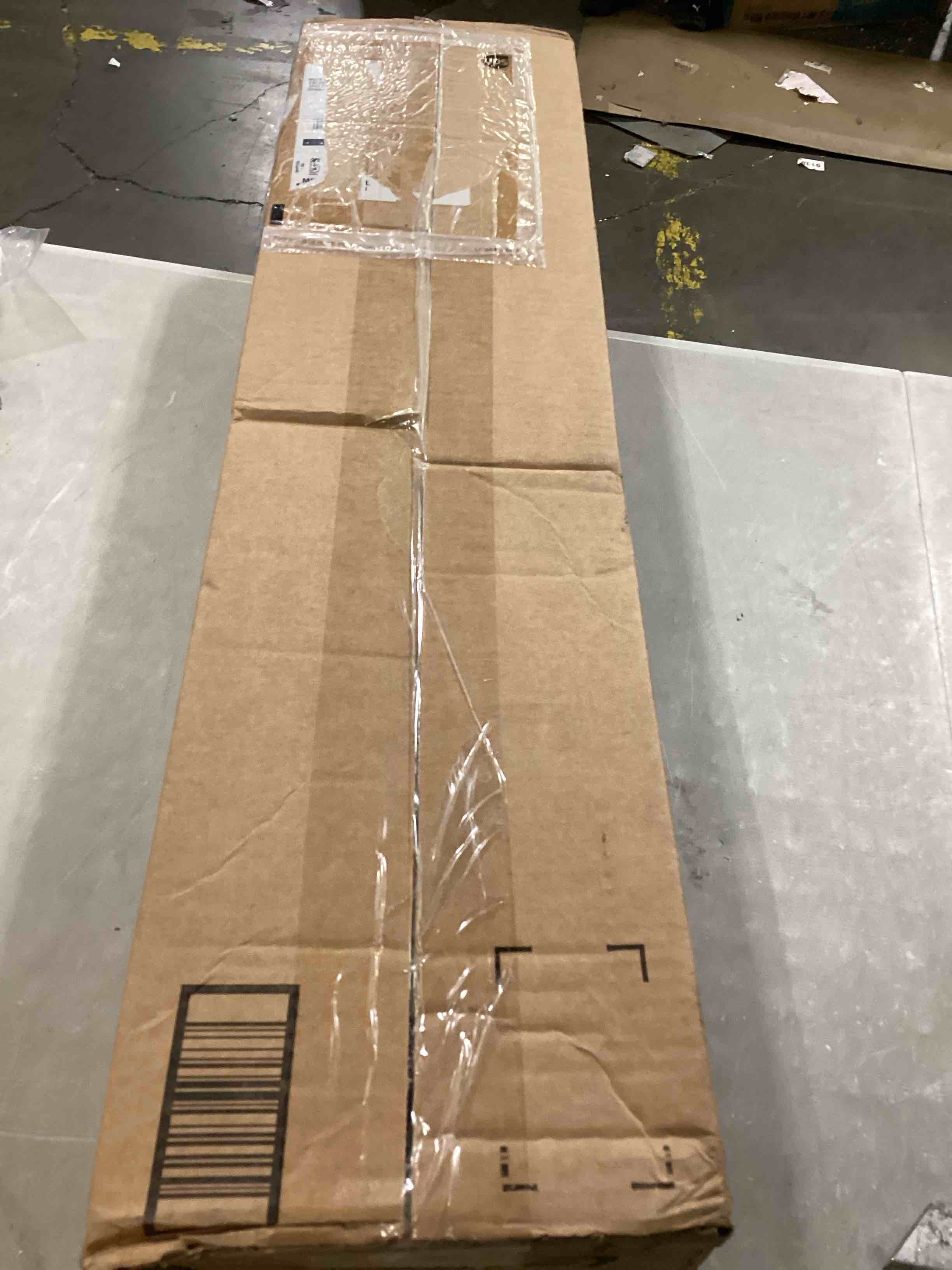 https://s3.amazonaws.com/lotting-images-prod/bidfta/RED5769409_1720529278395.jpeg