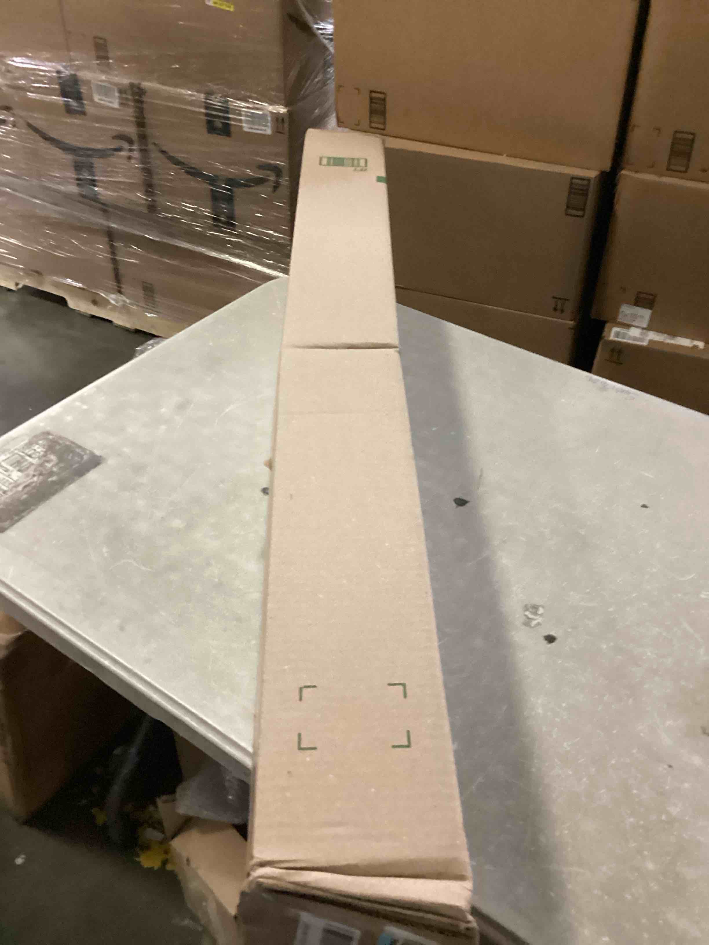 https://s3.amazonaws.com/lotting-images-prod/bidfta/RED5769752_1719340112145.jpeg