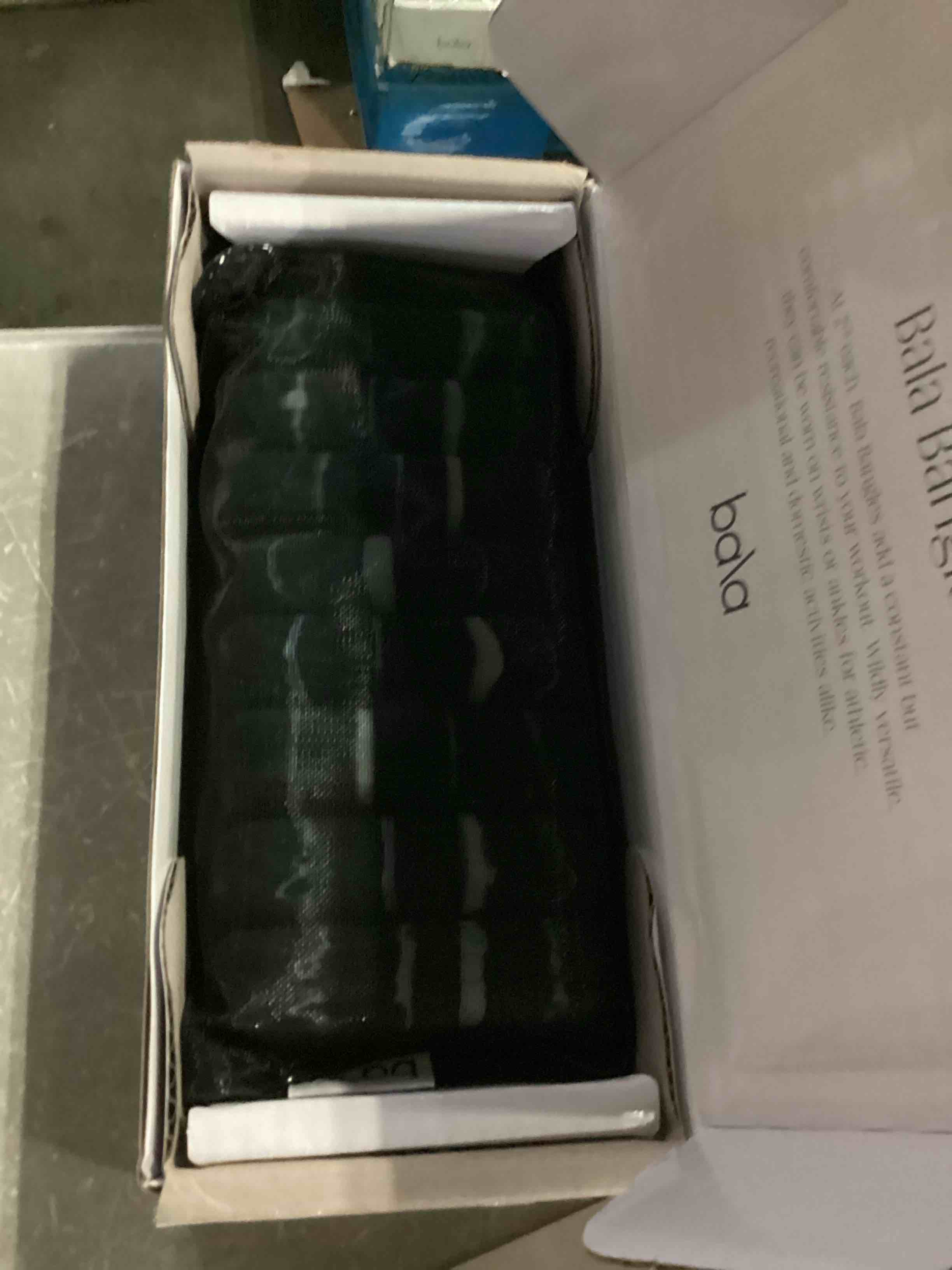 https://s3.amazonaws.com/lotting-images-prod/bidfta/RED5770187_1719588661730.jpeg