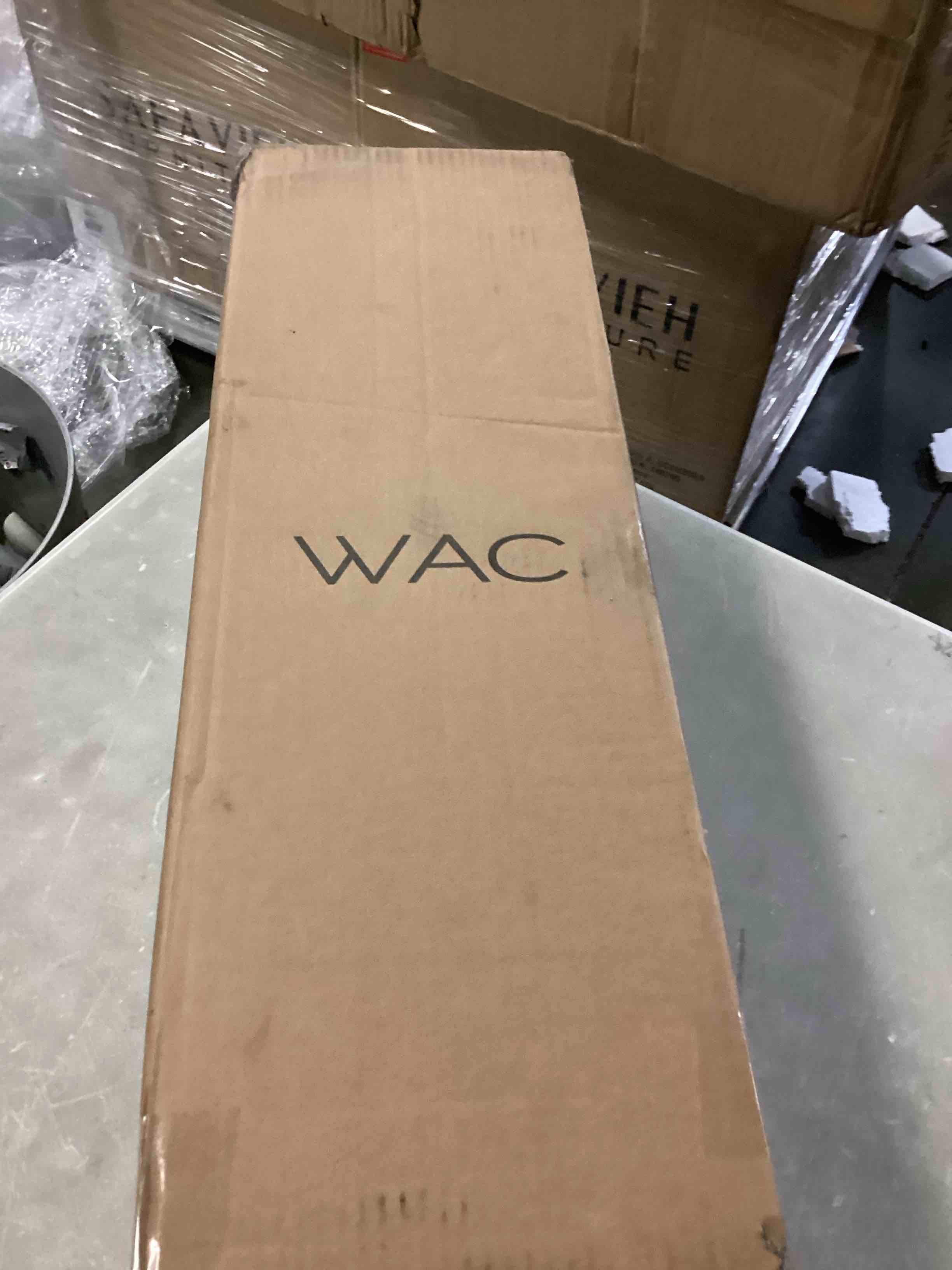 https://s3.amazonaws.com/lotting-images-prod/bidfta/RED5770468_1719931584402.jpeg