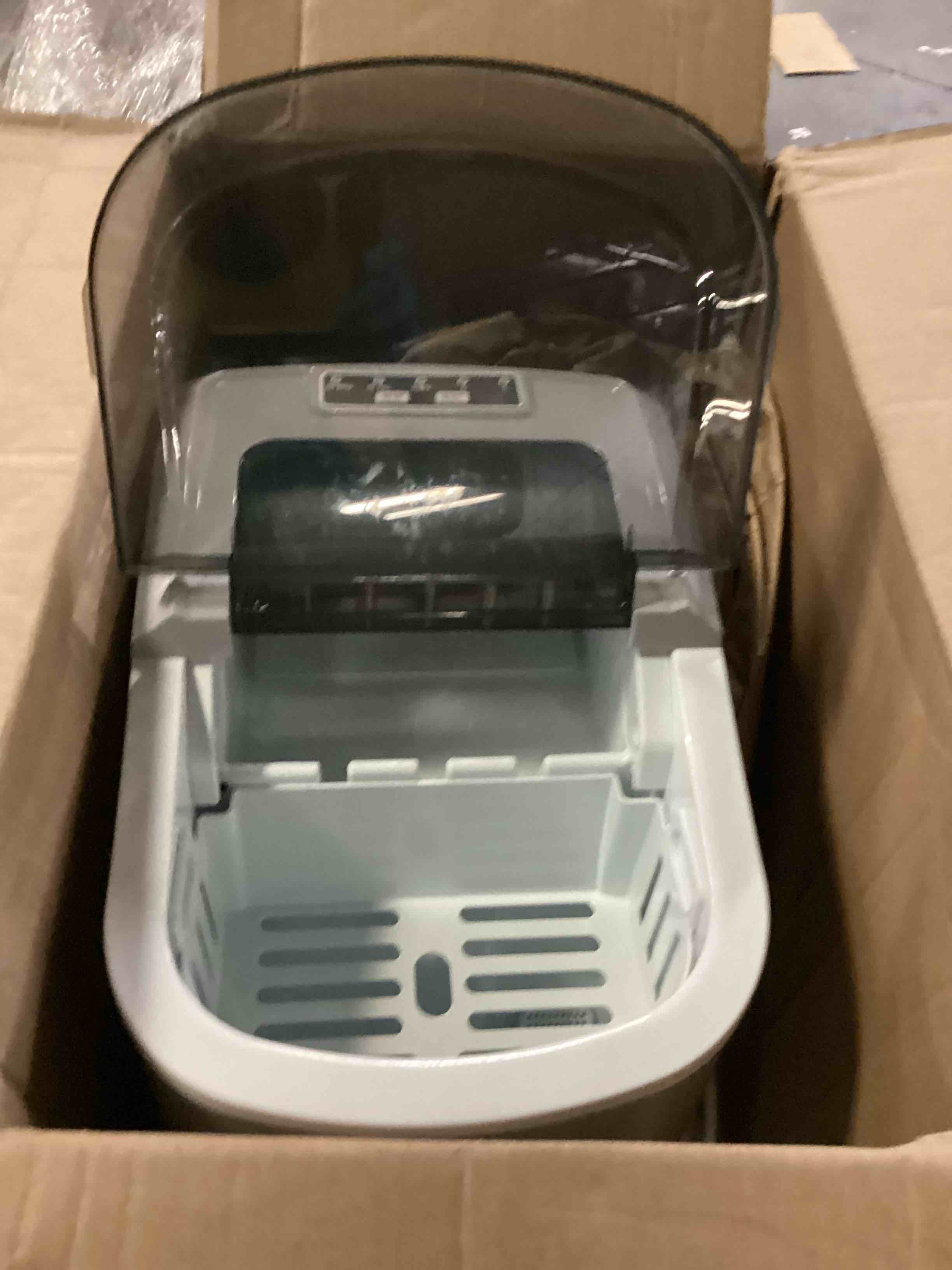 https://s3.amazonaws.com/lotting-images-prod/bidfta/RED5770635_1720027177779.jpeg