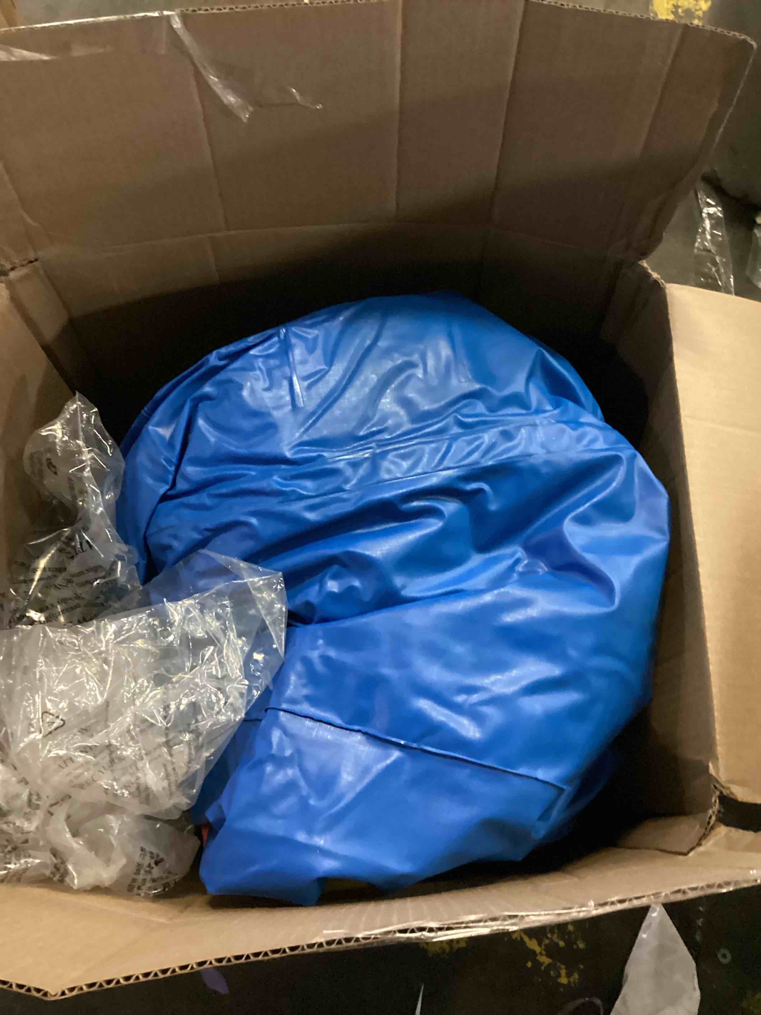 https://s3.amazonaws.com/lotting-images-prod/bidfta/RED5770811_1720442969829.jpeg