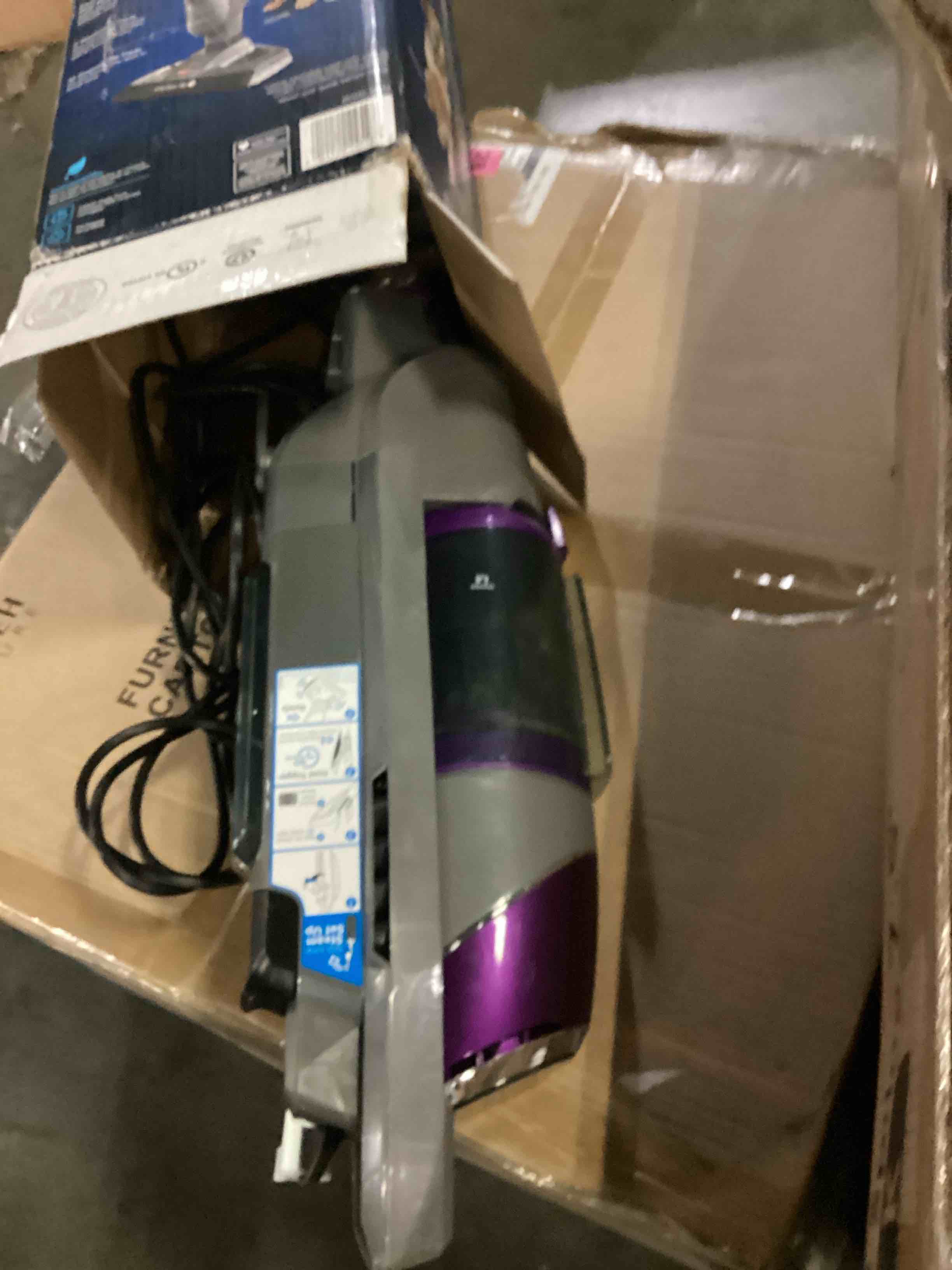 https://s3.amazonaws.com/lotting-images-prod/bidfta/RED5770816_1720444447385.jpeg
