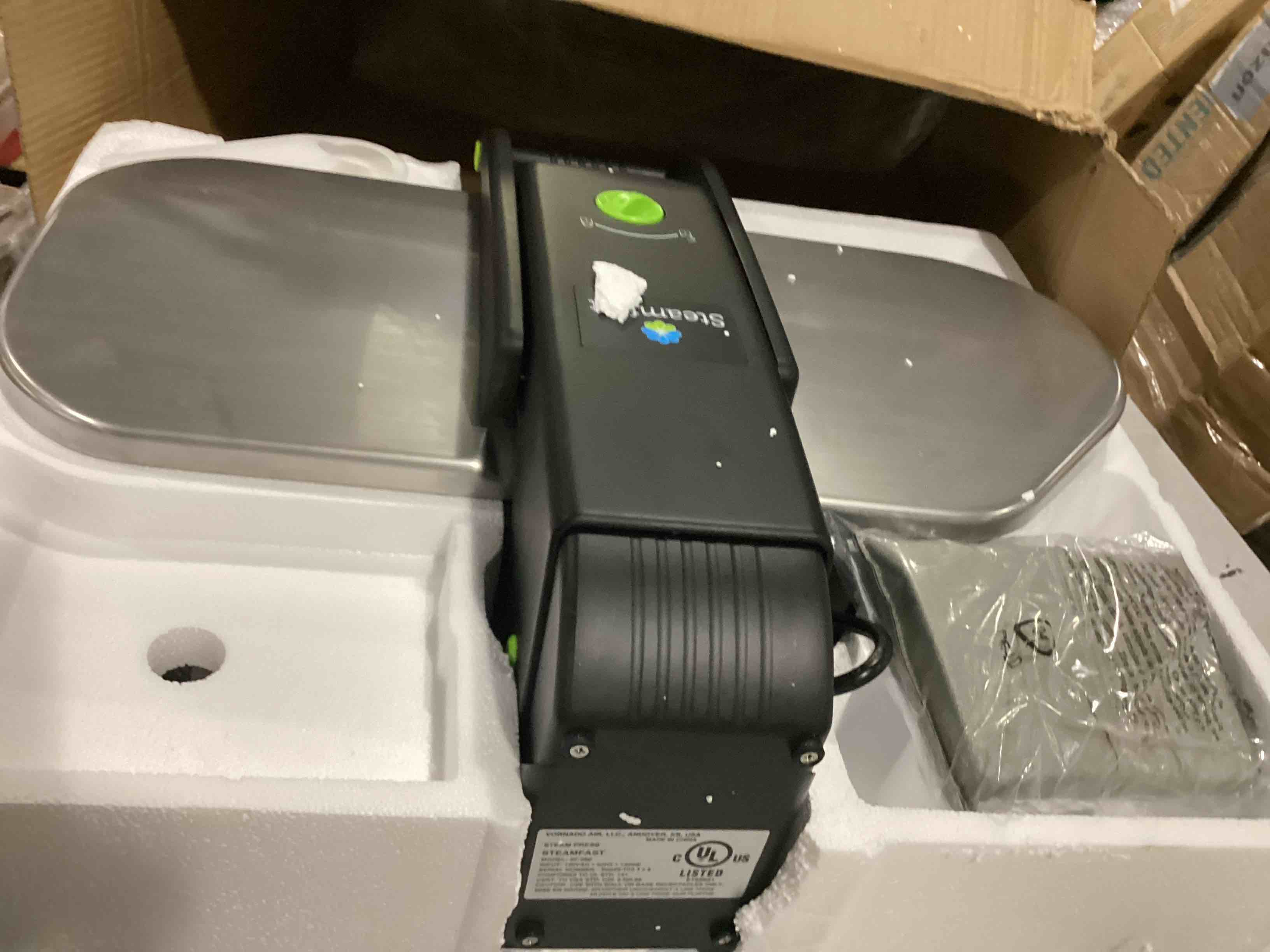 https://s3.amazonaws.com/lotting-images-prod/bidfta/RED5770947_1718823021727.jpeg