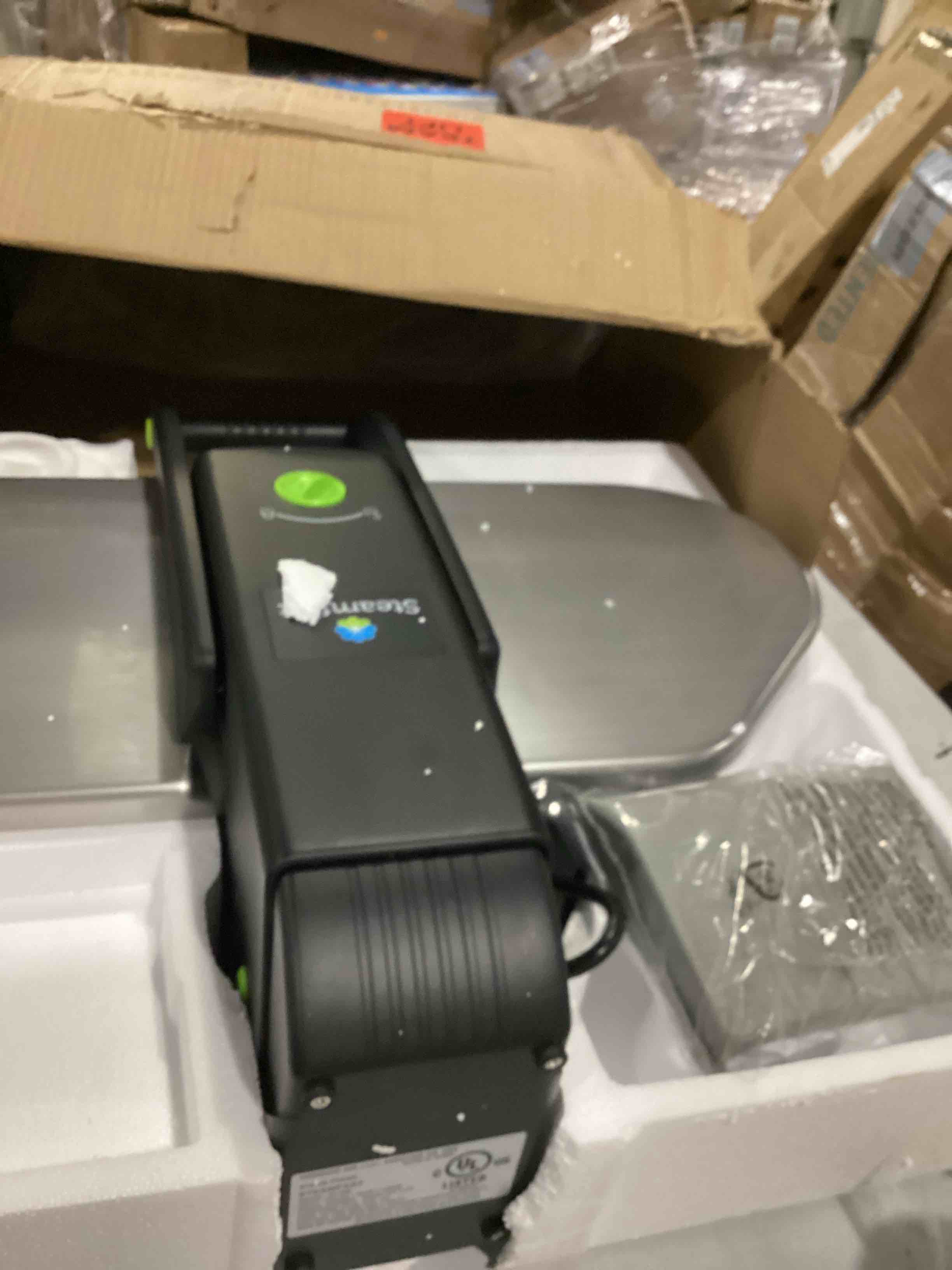 https://s3.amazonaws.com/lotting-images-prod/bidfta/RED5770947_1718823027086.jpeg