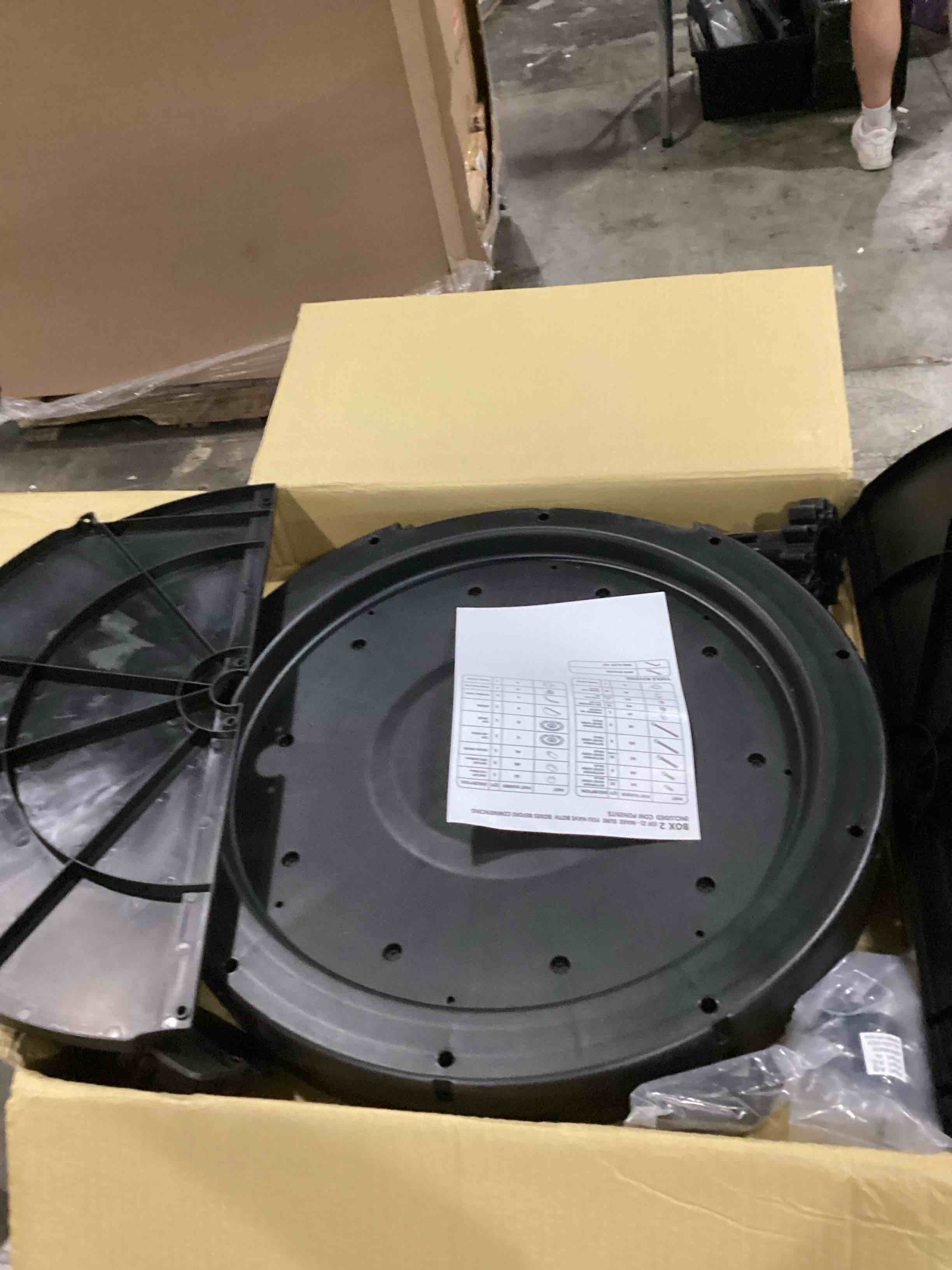 https://s3.amazonaws.com/lotting-images-prod/bidfta/RED5771166_1718981639235.jpeg