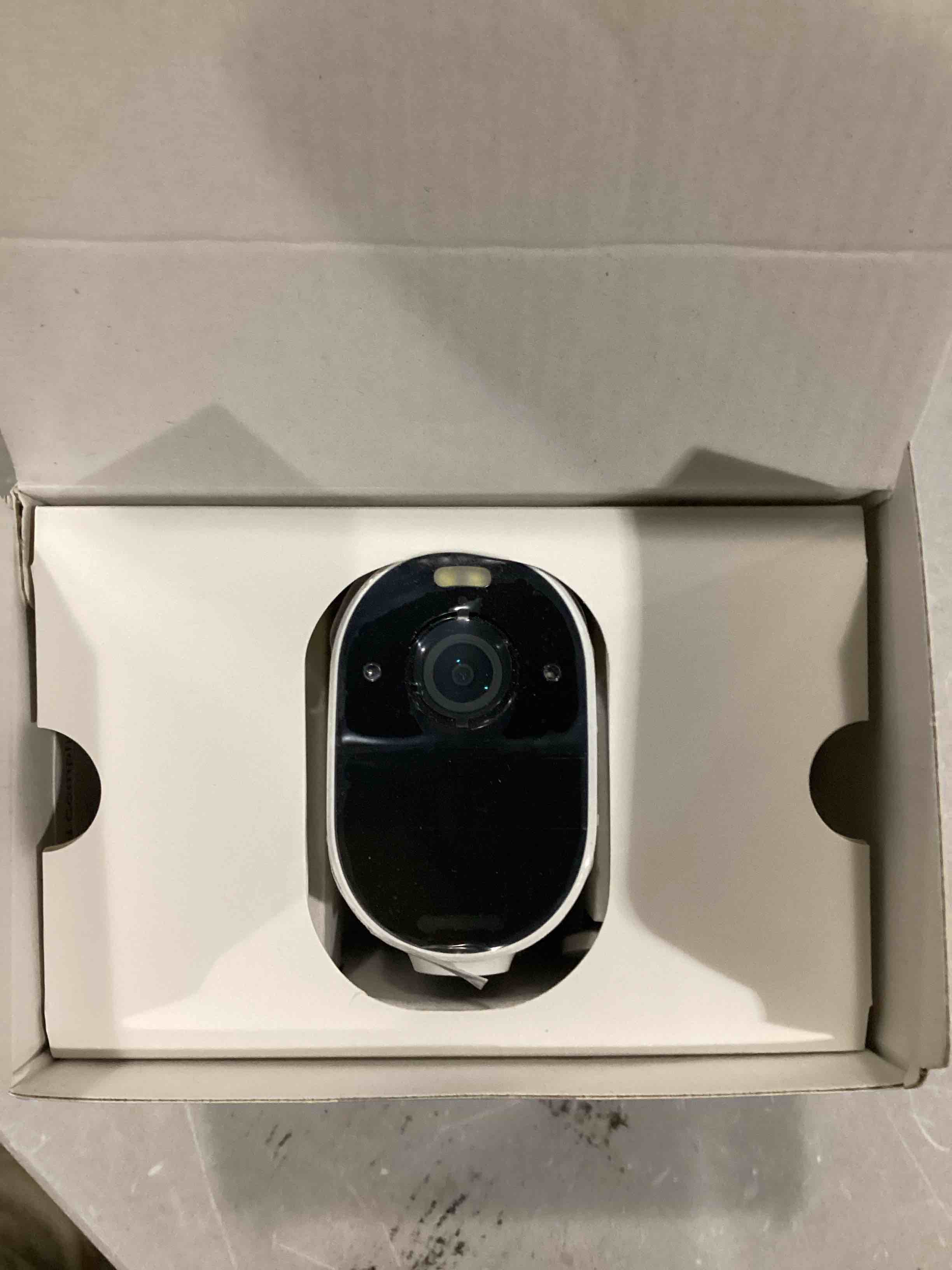 https://s3.amazonaws.com/lotting-images-prod/bidfta/RED5772172_1719507962292.jpeg