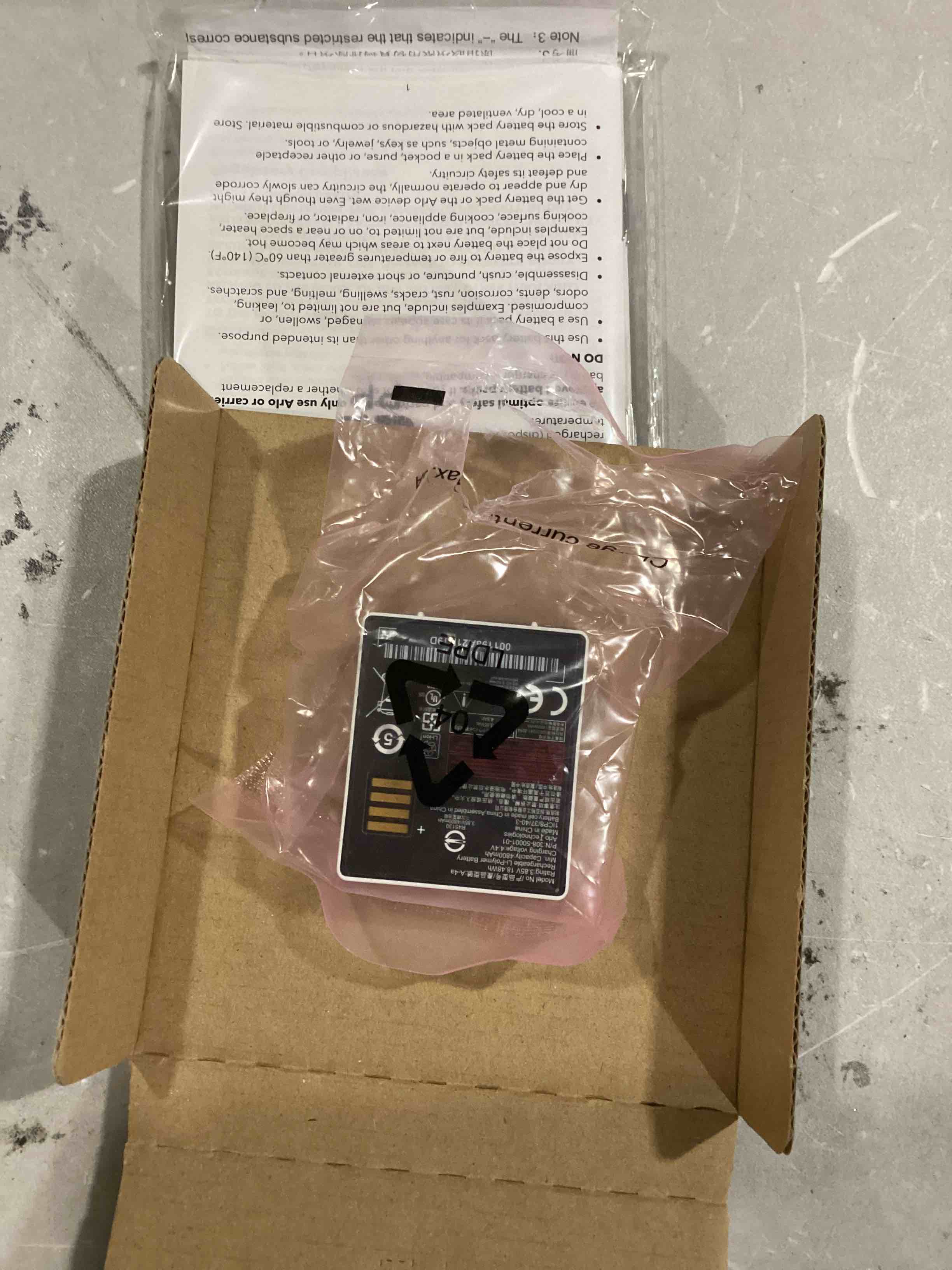 https://s3.amazonaws.com/lotting-images-prod/bidfta/RED5772322_1719586218326.jpeg