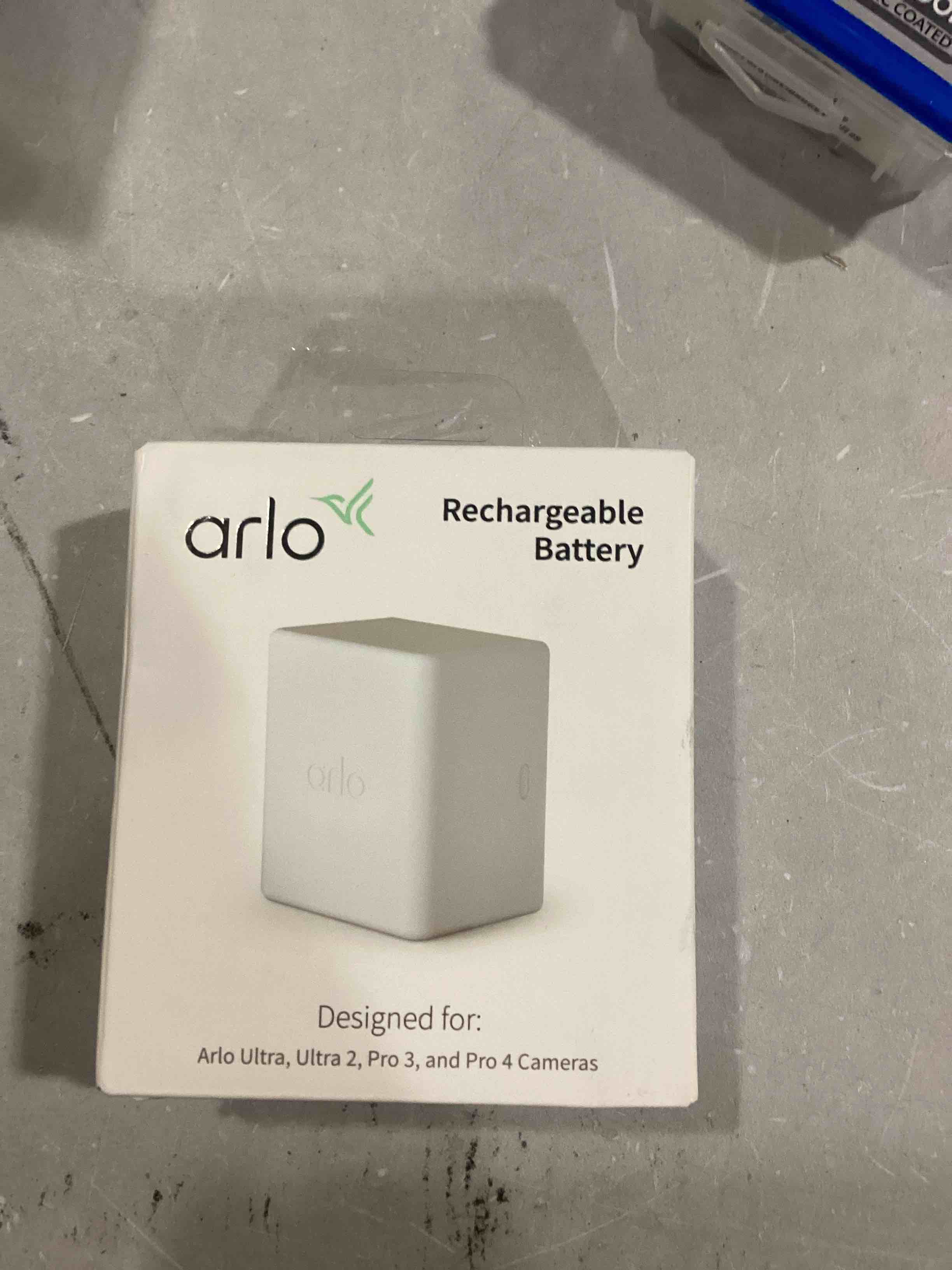 https://s3.amazonaws.com/lotting-images-prod/bidfta/RED5772322_1719586247662.jpeg