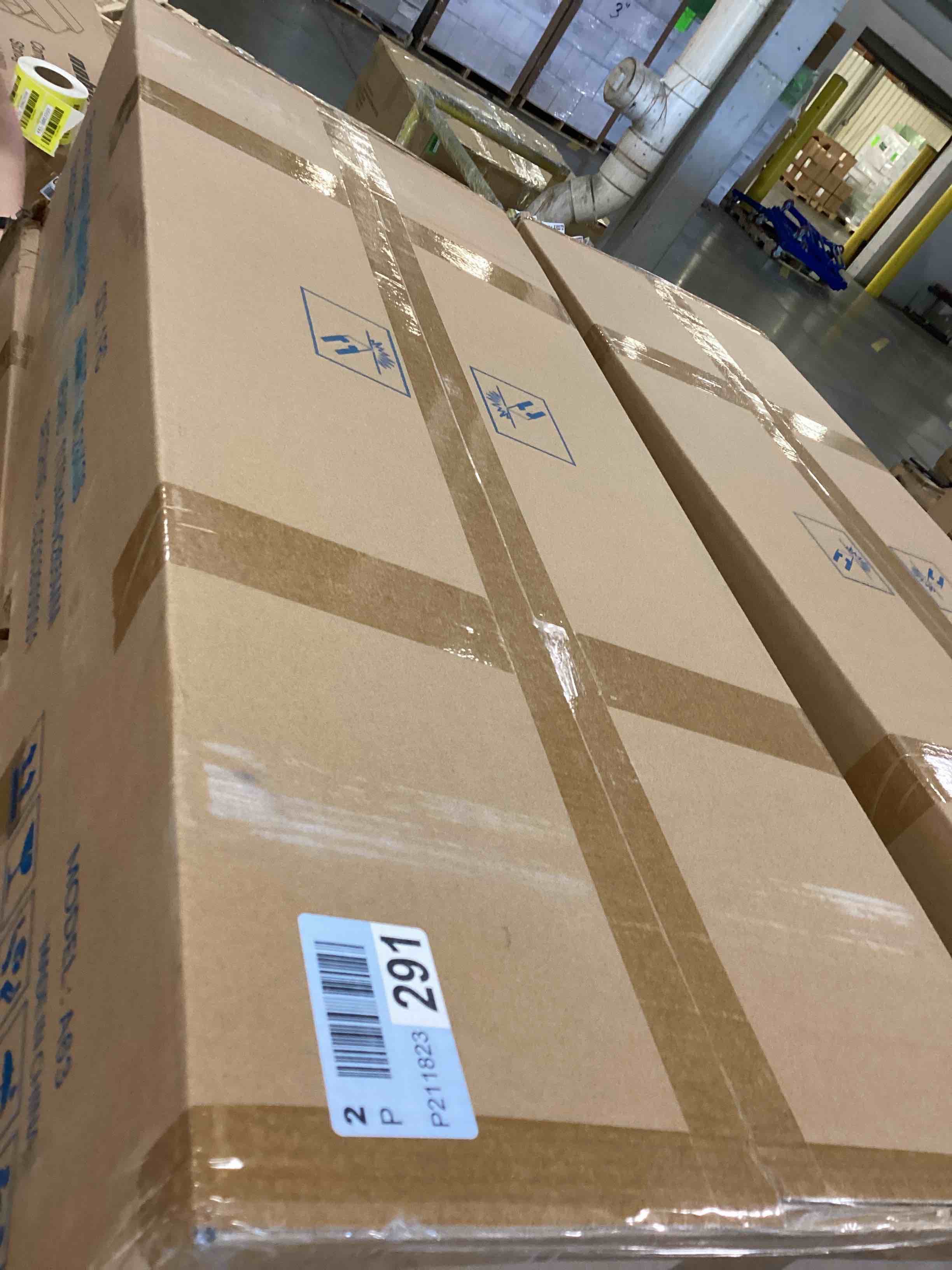 https://s3.amazonaws.com/lotting-images-prod/bidfta/RED5773060_1721309195877.jpeg