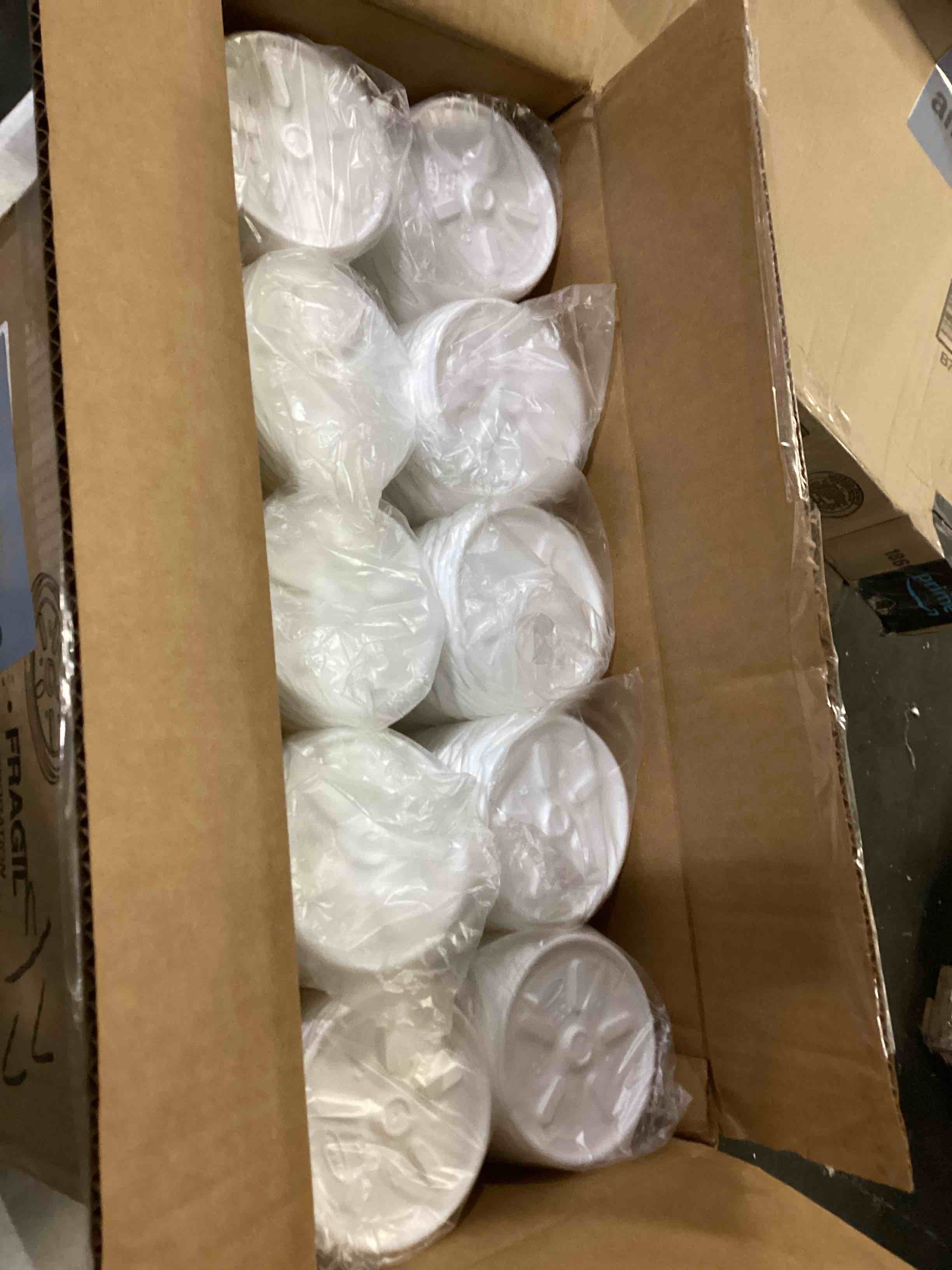https://s3.amazonaws.com/lotting-images-prod/bidfta/RED5773129_1721327179533.jpeg