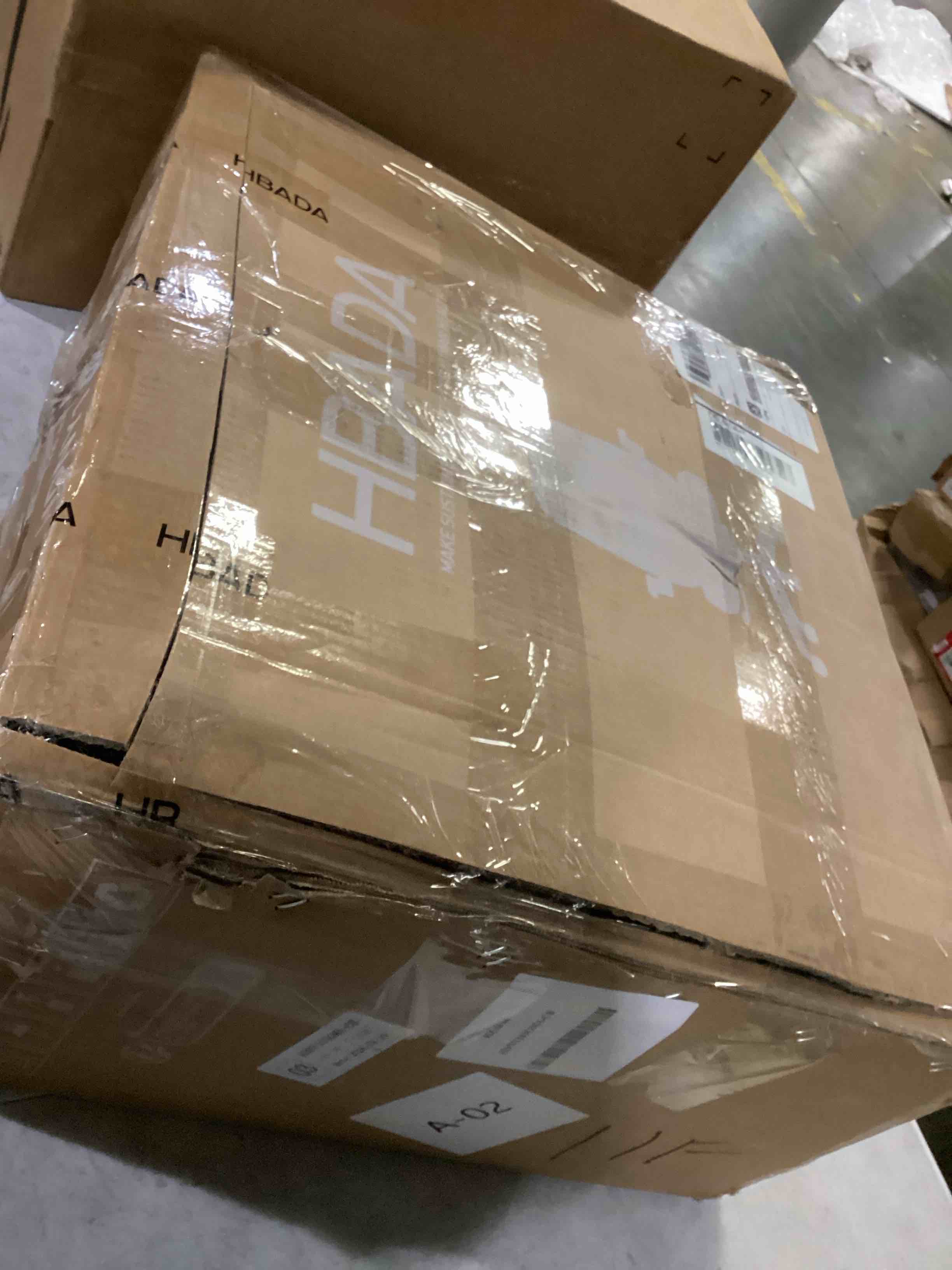 https://s3.amazonaws.com/lotting-images-prod/bidfta/RED5773212_1721410917433.jpeg