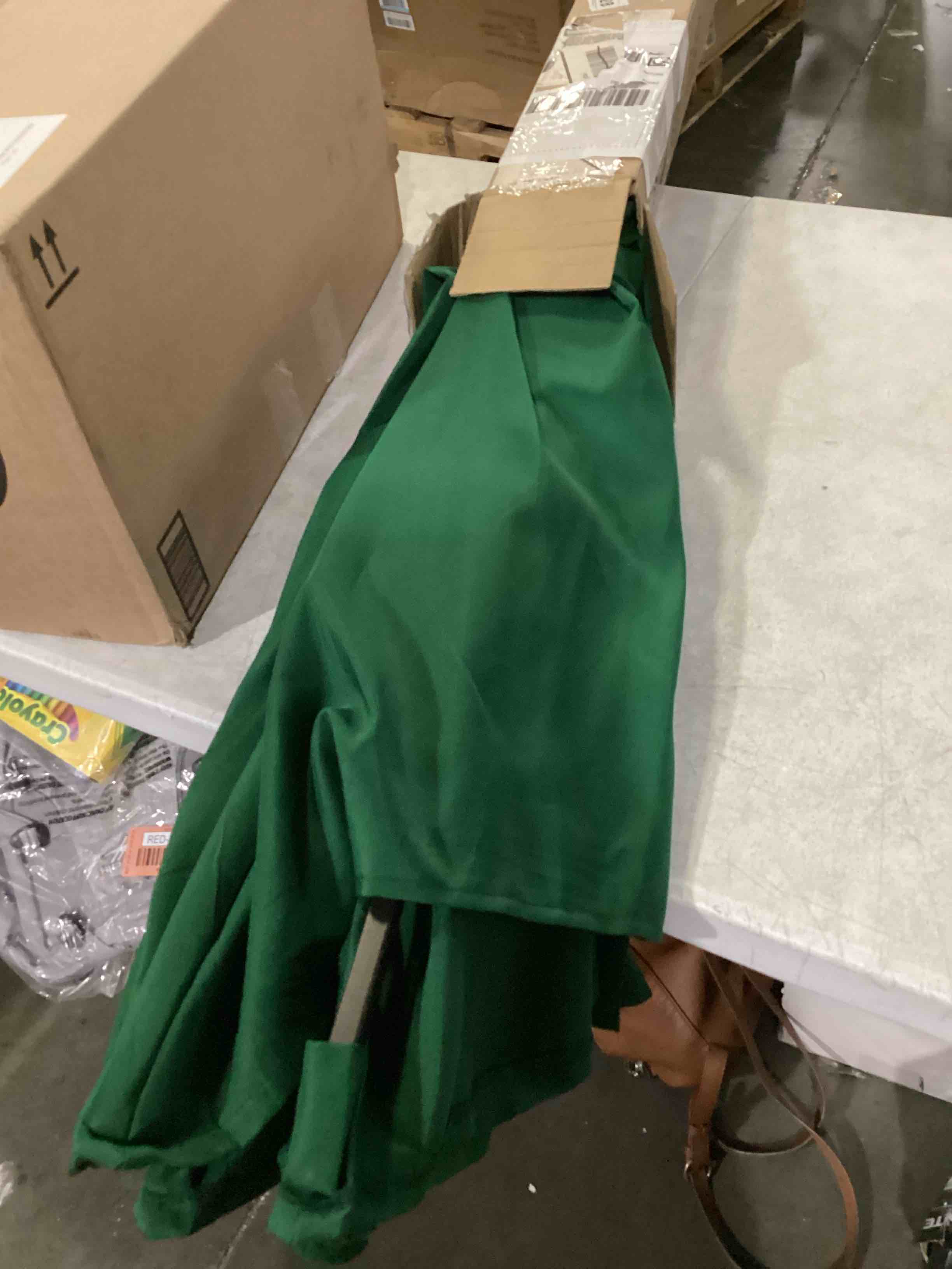 https://s3.amazonaws.com/lotting-images-prod/bidfta/RED5773216_1721733259139.jpeg