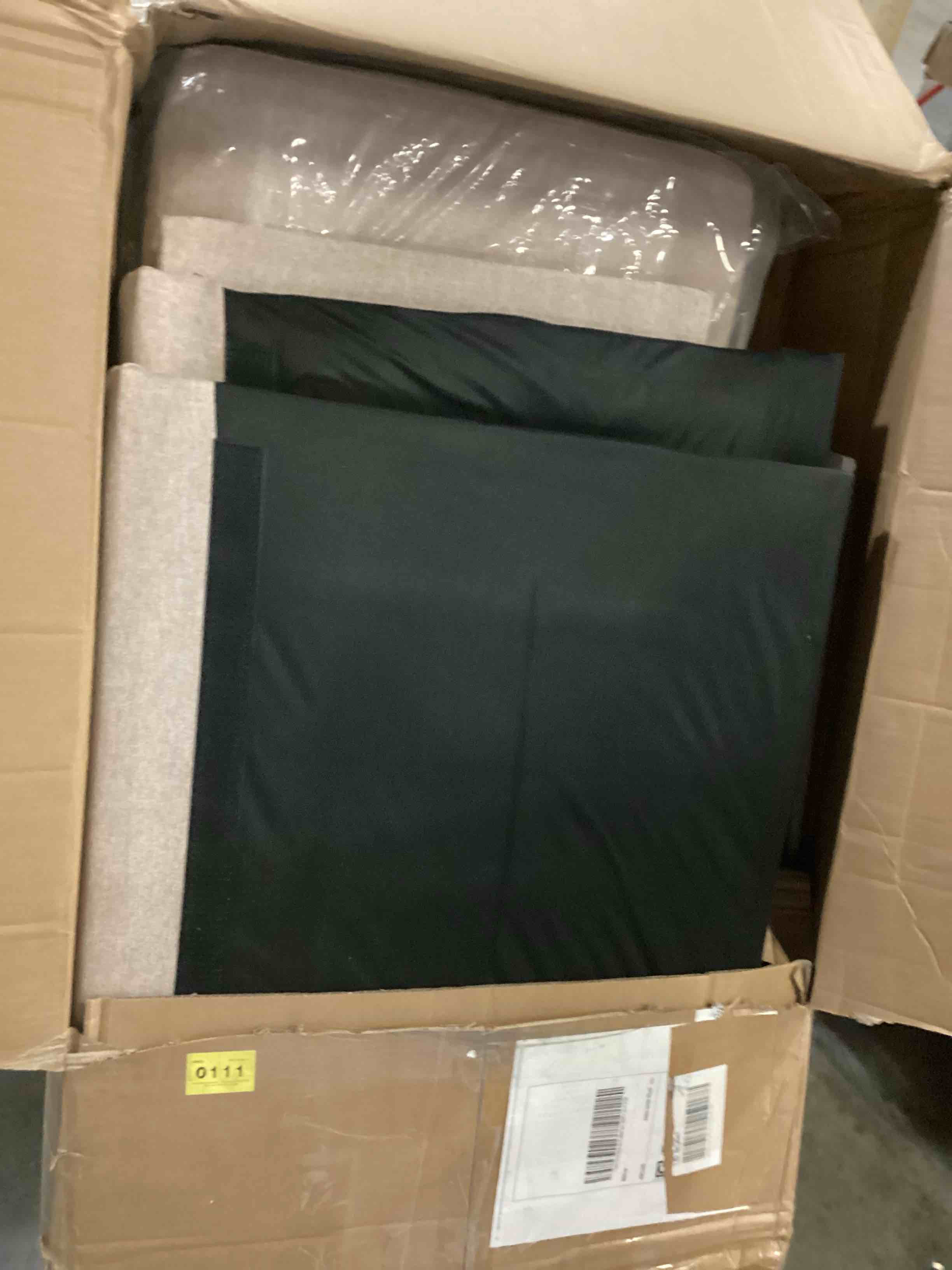 https://s3.amazonaws.com/lotting-images-prod/bidfta/RED5773476_1721846582801.jpeg