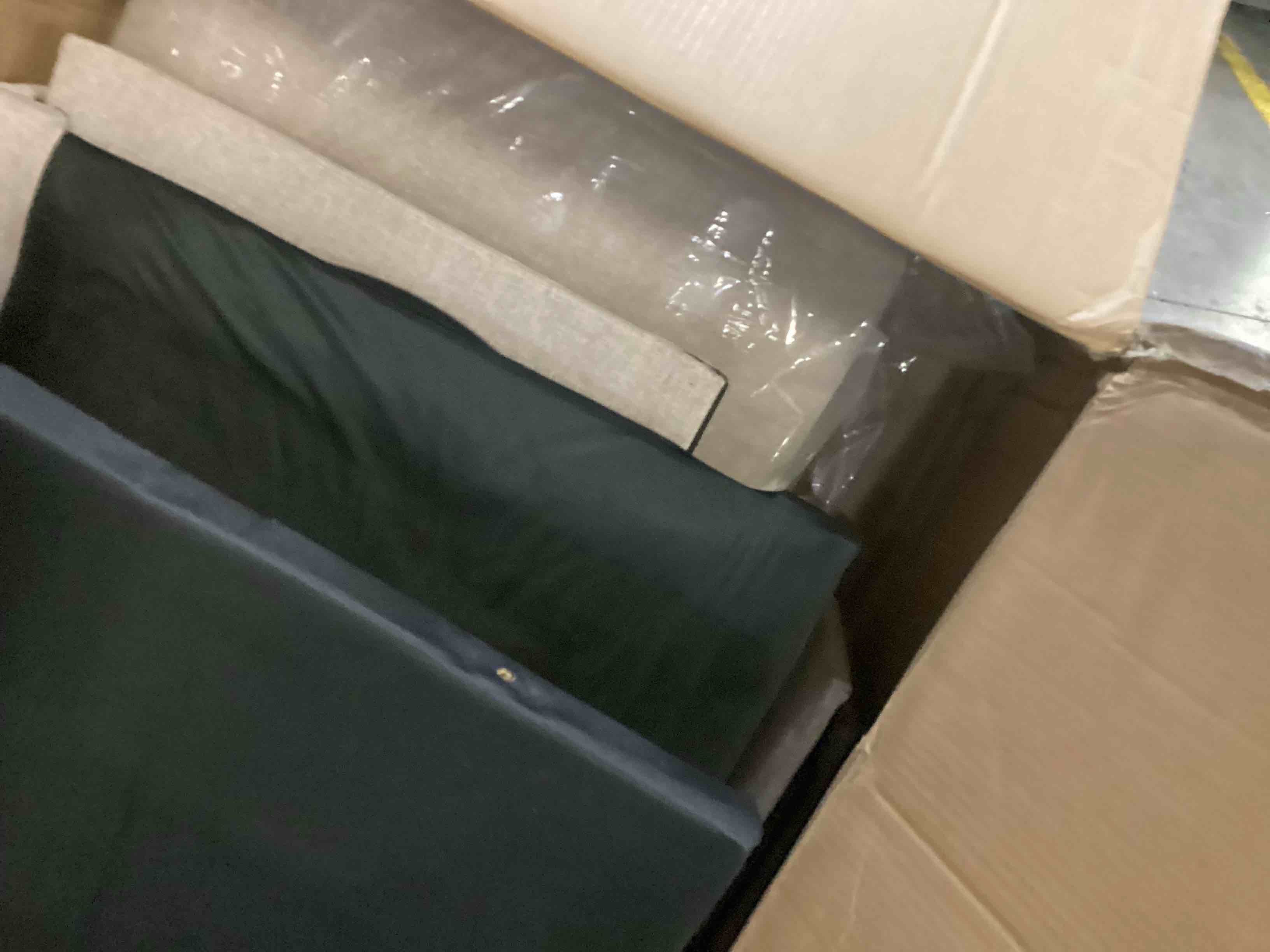 https://s3.amazonaws.com/lotting-images-prod/bidfta/RED5773476_1721846584704.jpeg