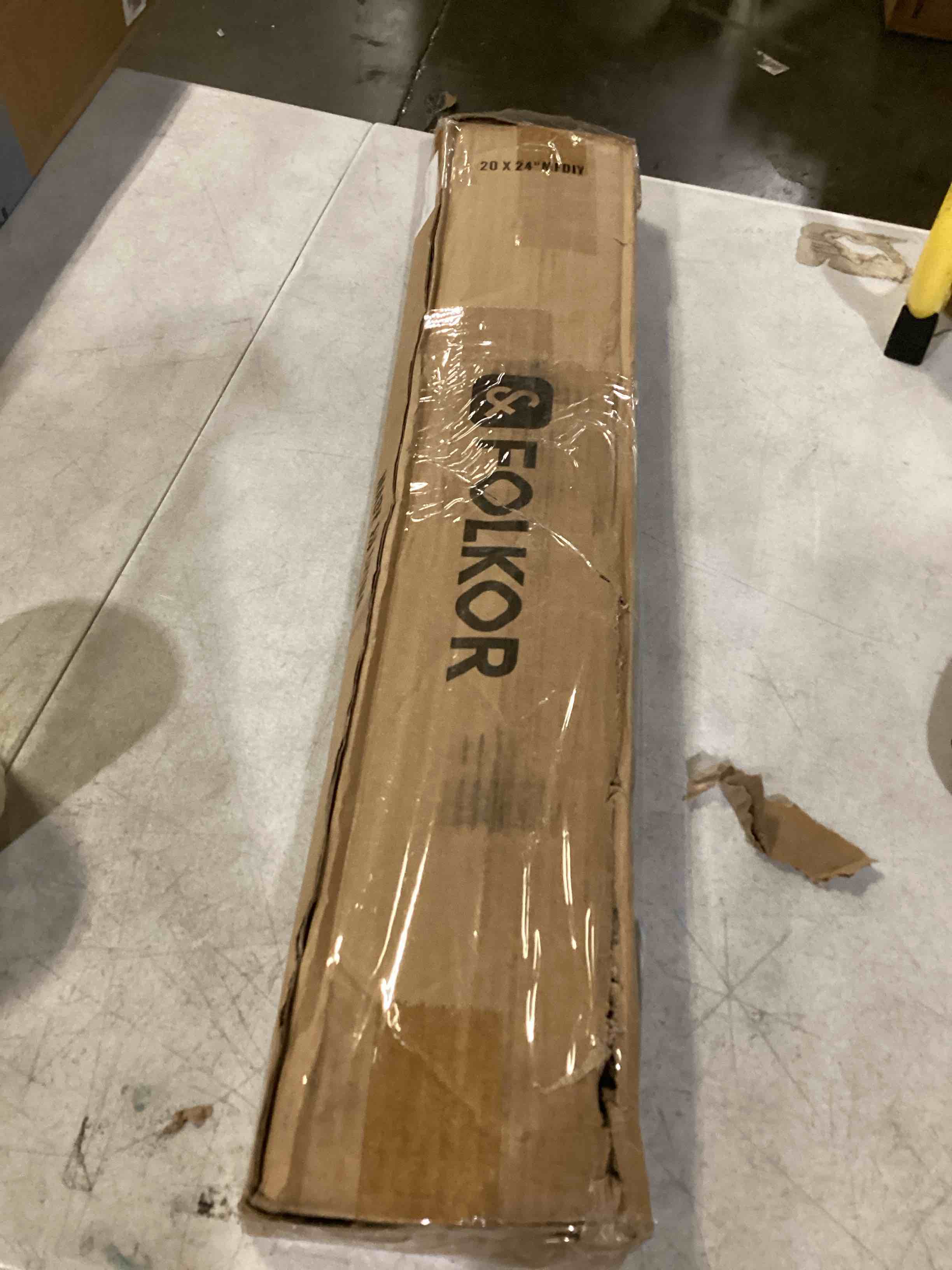 https://s3.amazonaws.com/lotting-images-prod/bidfta/RED5773662_1721998503737.jpeg