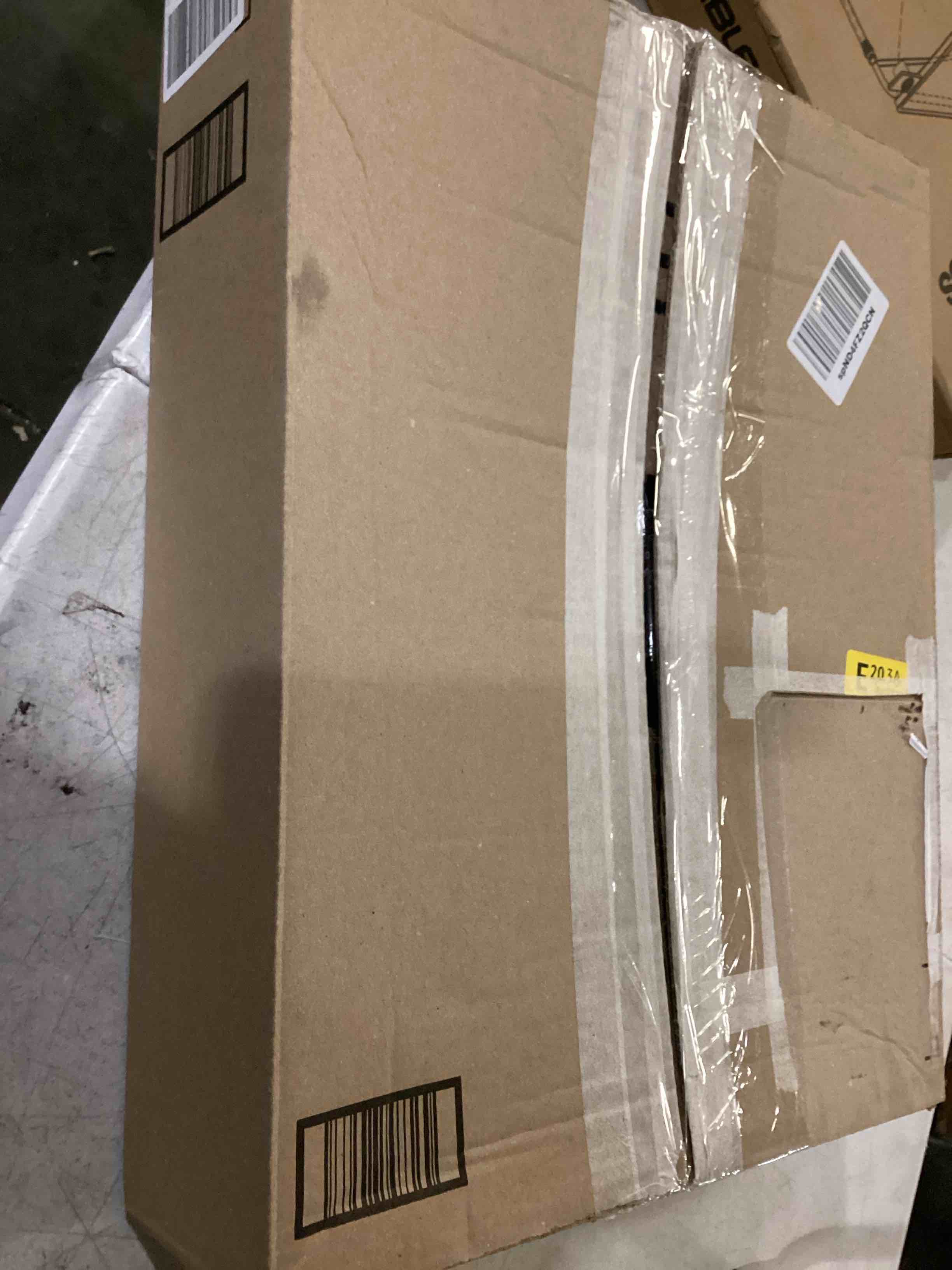 https://s3.amazonaws.com/lotting-images-prod/bidfta/RED5773717_1722007628624.jpeg