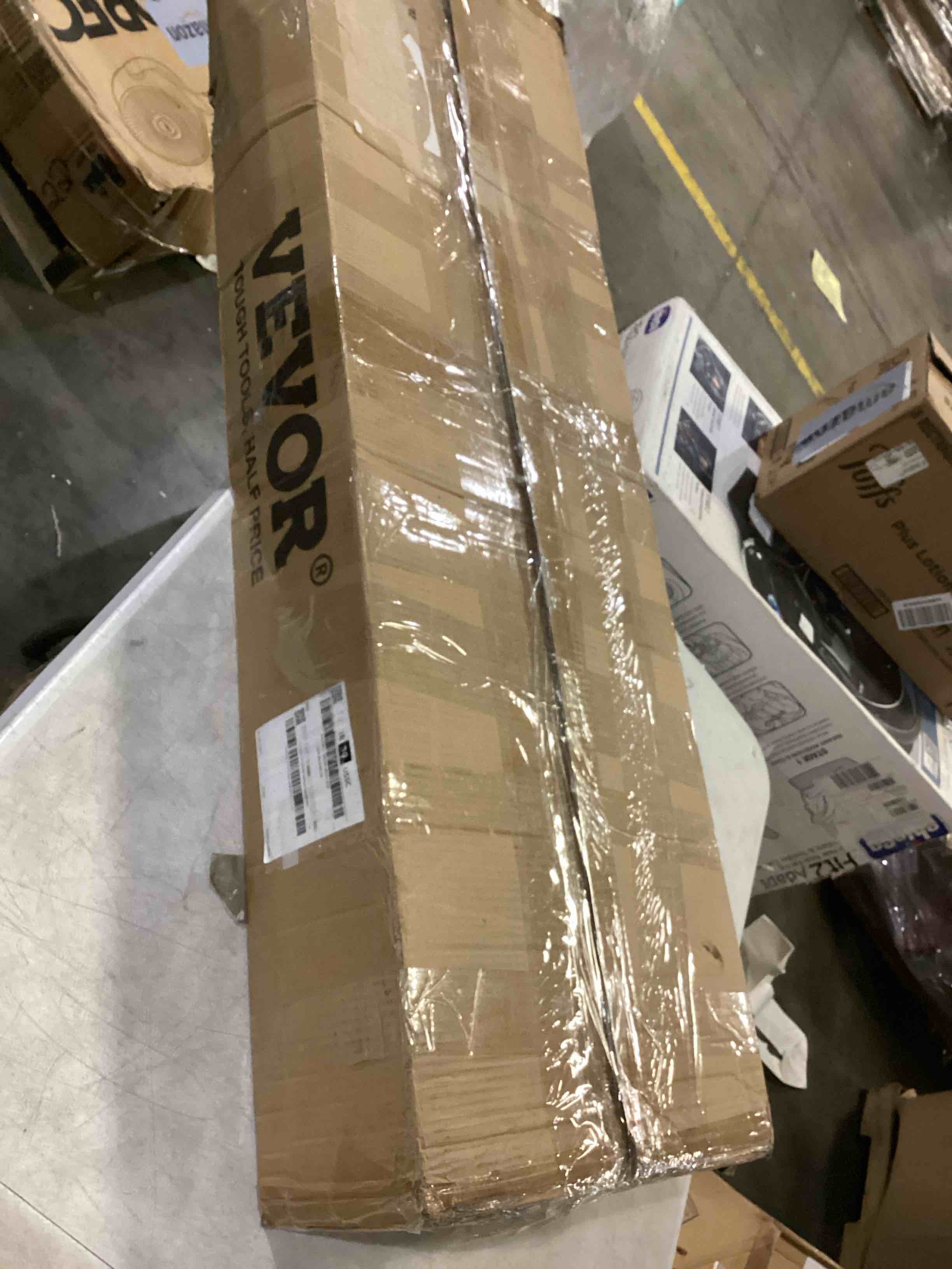 https://s3.amazonaws.com/lotting-images-prod/bidfta/RED5773848_1722092248946.jpeg
